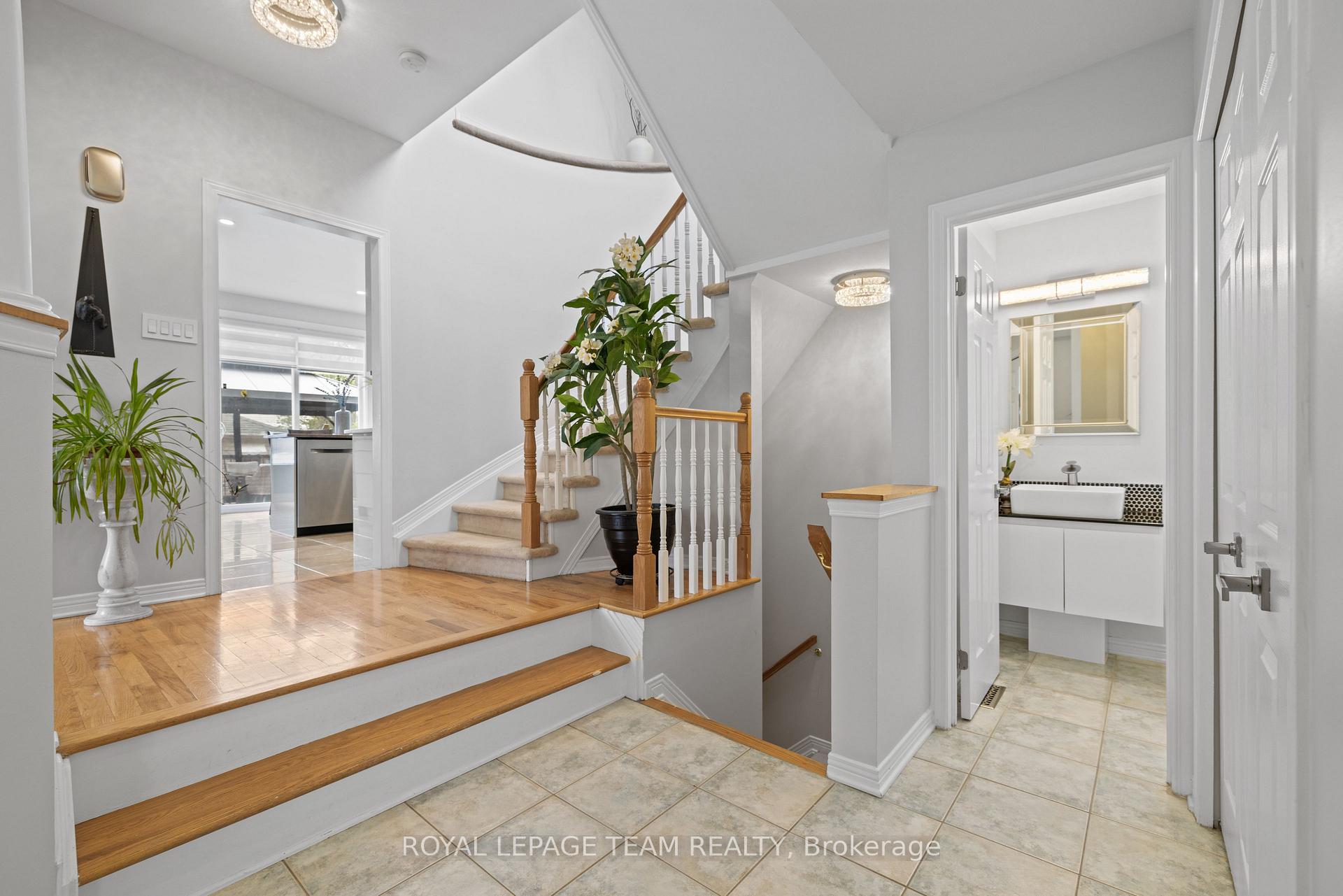 Photo 4 of 10 Sutcliffe Terrace, Ottawa, Barrhaven - Longfields — HOMEH