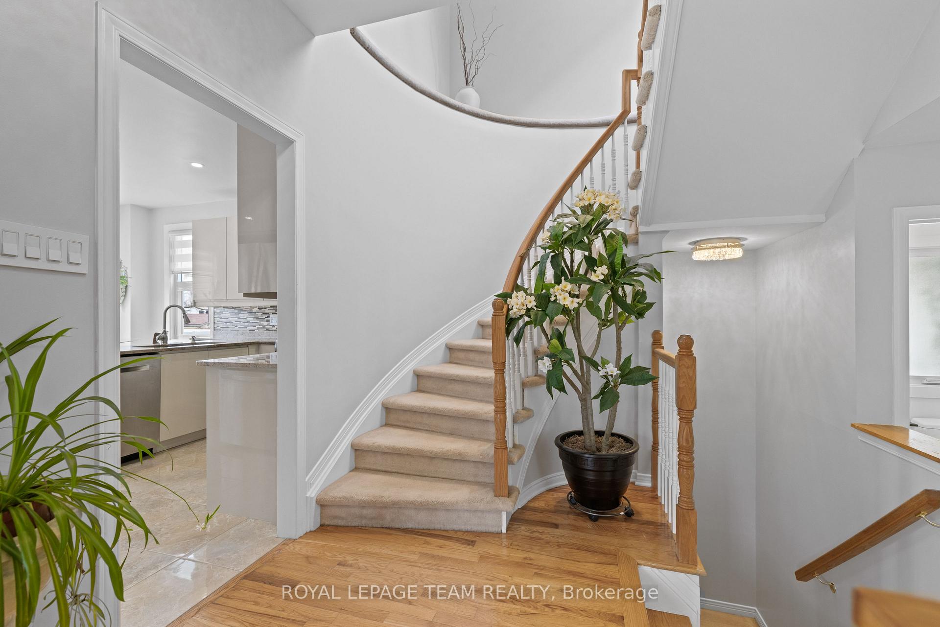 Photo 6 of 10 Sutcliffe Terrace, Ottawa, Barrhaven - Longfields — HOMEH