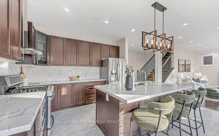 Photo 10 of 1039 Kingpeak Crescent, Pickering, Rural Pickering — HOMEH