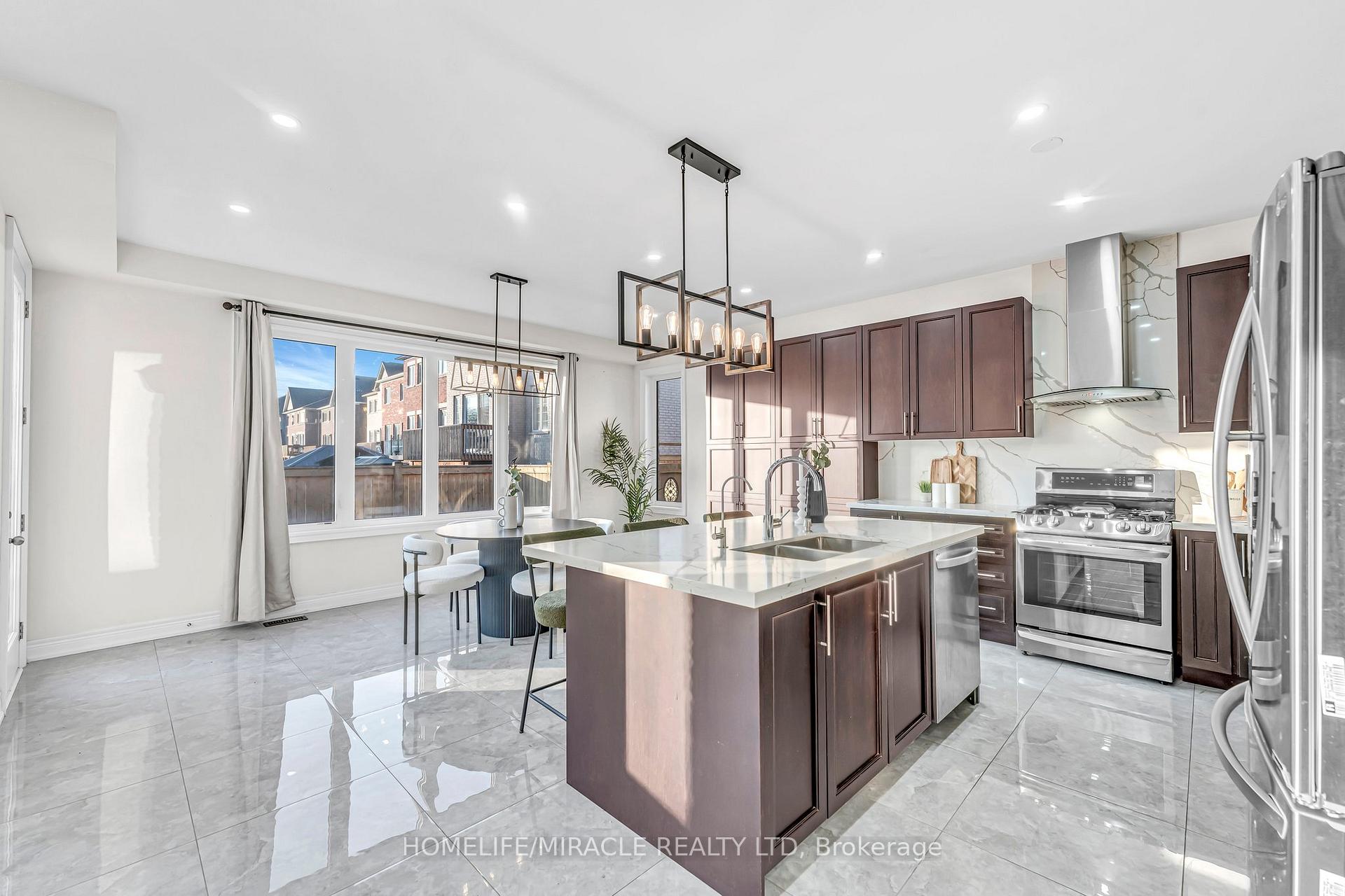 Photo 16 of 1039 Kingpeak Crescent, Pickering, Rural Pickering — HOMEH