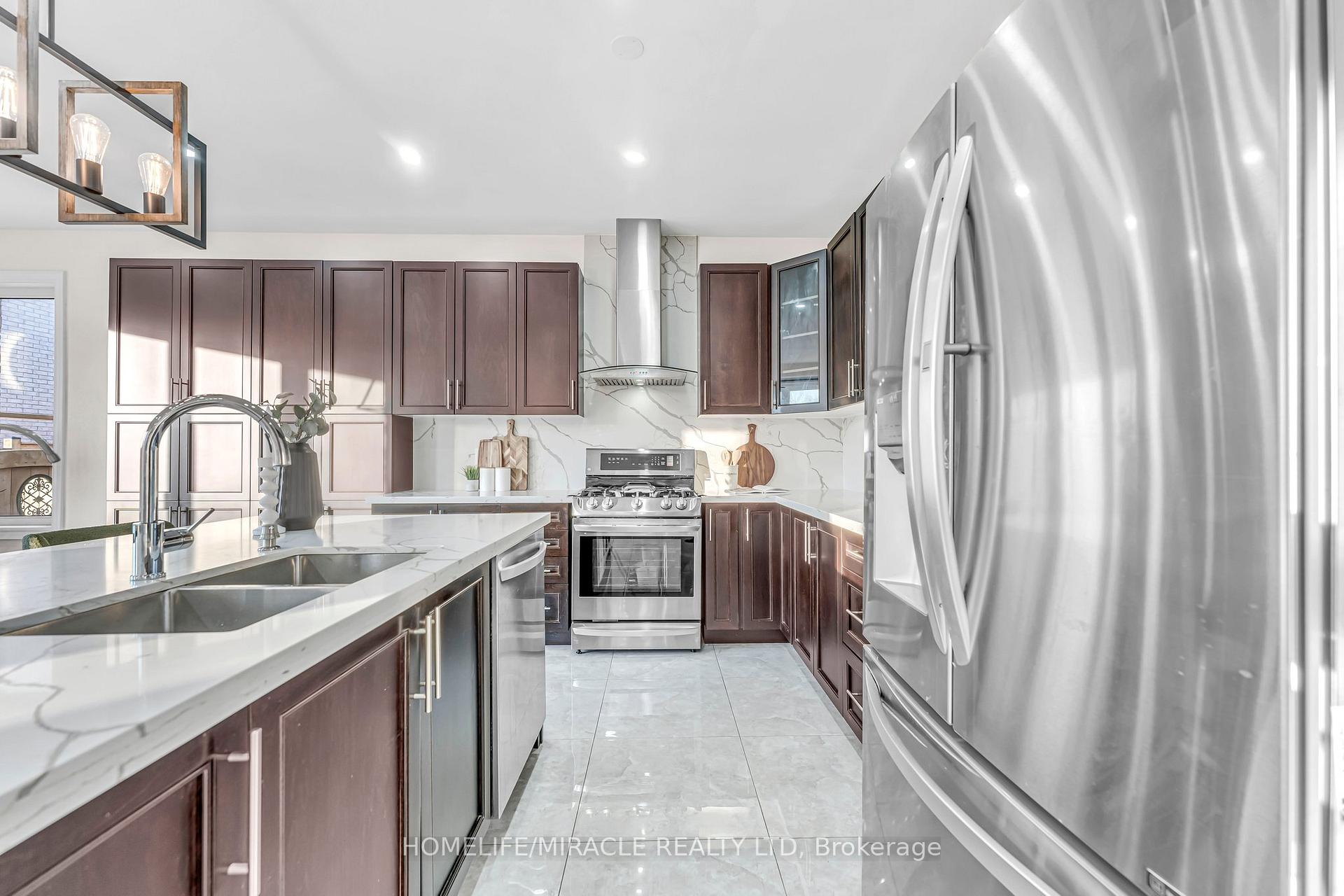 Photo 15 of 1039 Kingpeak Crescent, Pickering, Rural Pickering — HOMEH