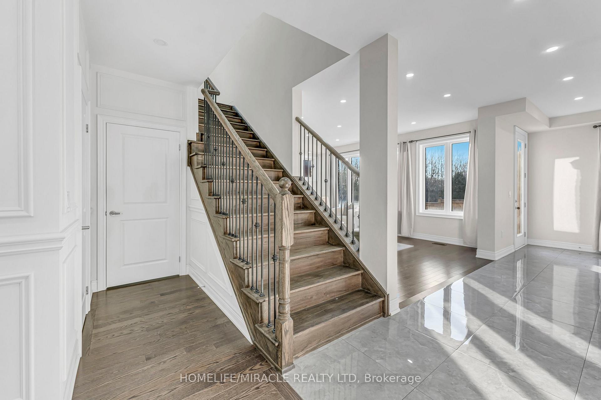 Photo 19 of 1039 Kingpeak Crescent, Pickering, Rural Pickering — HOMEH