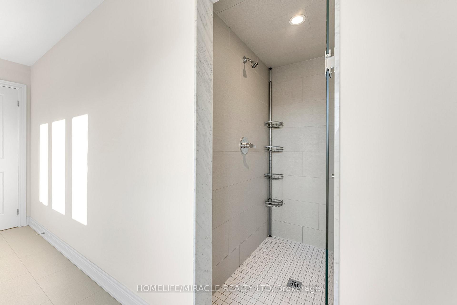 Photo 31 of 1039 Kingpeak Crescent, Pickering, Rural Pickering — HOMEH