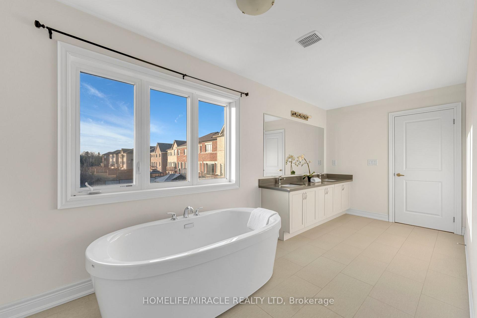Photo 36 of 1039 Kingpeak Crescent, Pickering, Rural Pickering — HOMEH