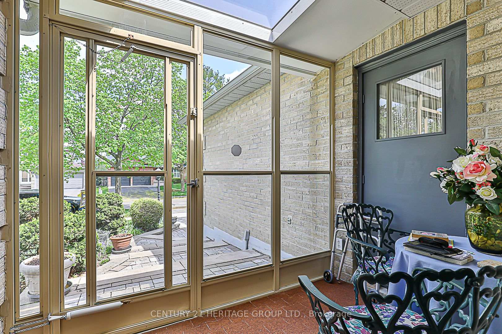 Photo 4 of 28 Spence Drive, Aurora, Aurora Highlands — HOMEH