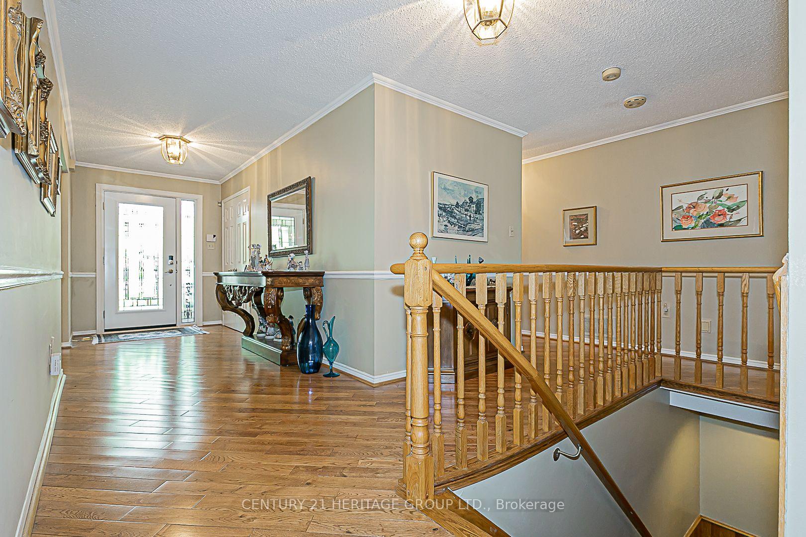 Photo 5 of 28 Spence Drive, Aurora, Aurora Highlands — HOMEH