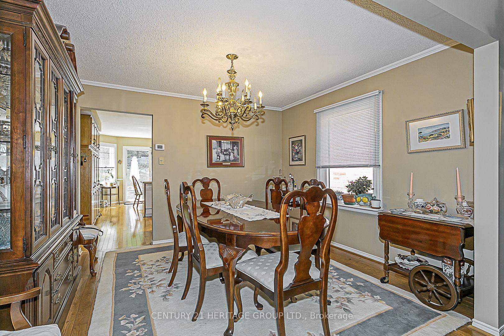 Photo 7 of 28 Spence Drive, Aurora, Aurora Highlands — HOMEH