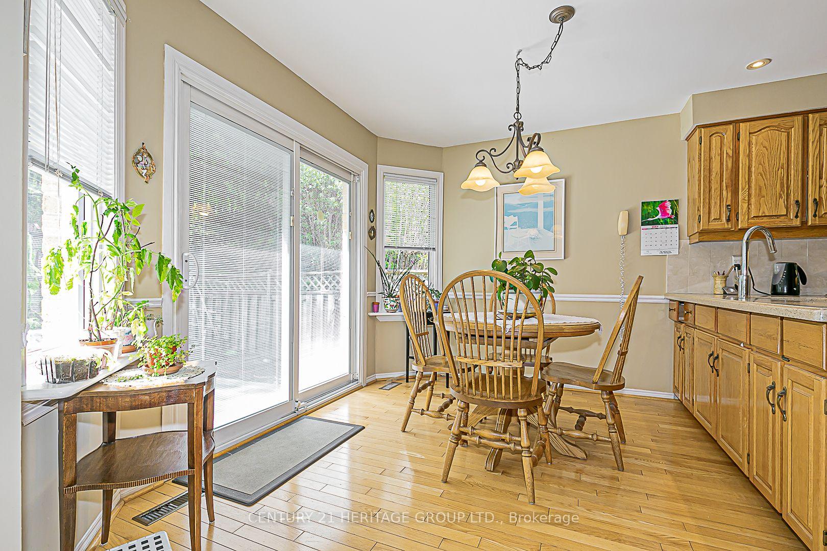 Photo 13 of 28 Spence Drive, Aurora, Aurora Highlands — HOMEH