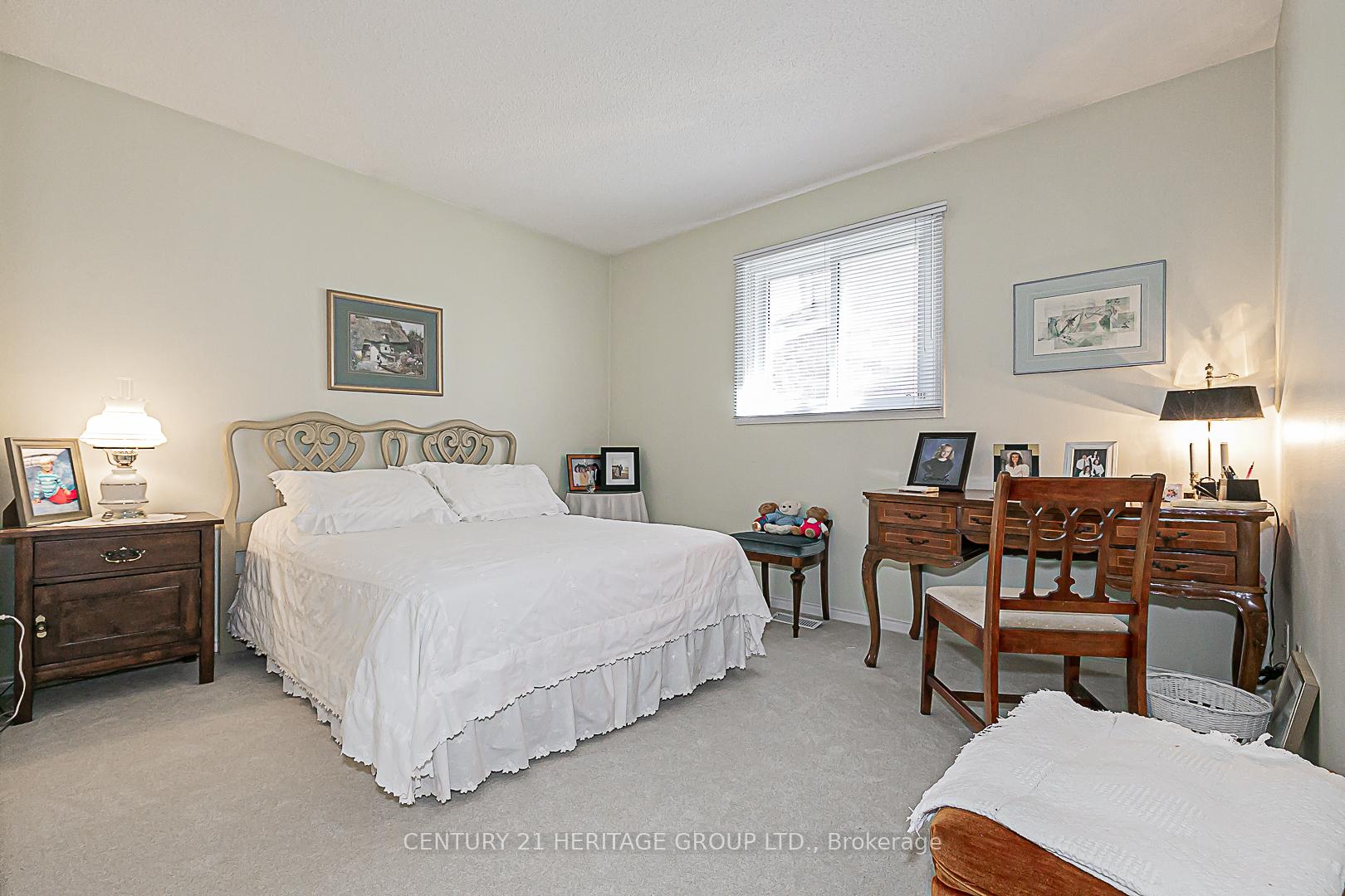 Photo 16 of 28 Spence Drive, Aurora, Aurora Highlands — HOMEH