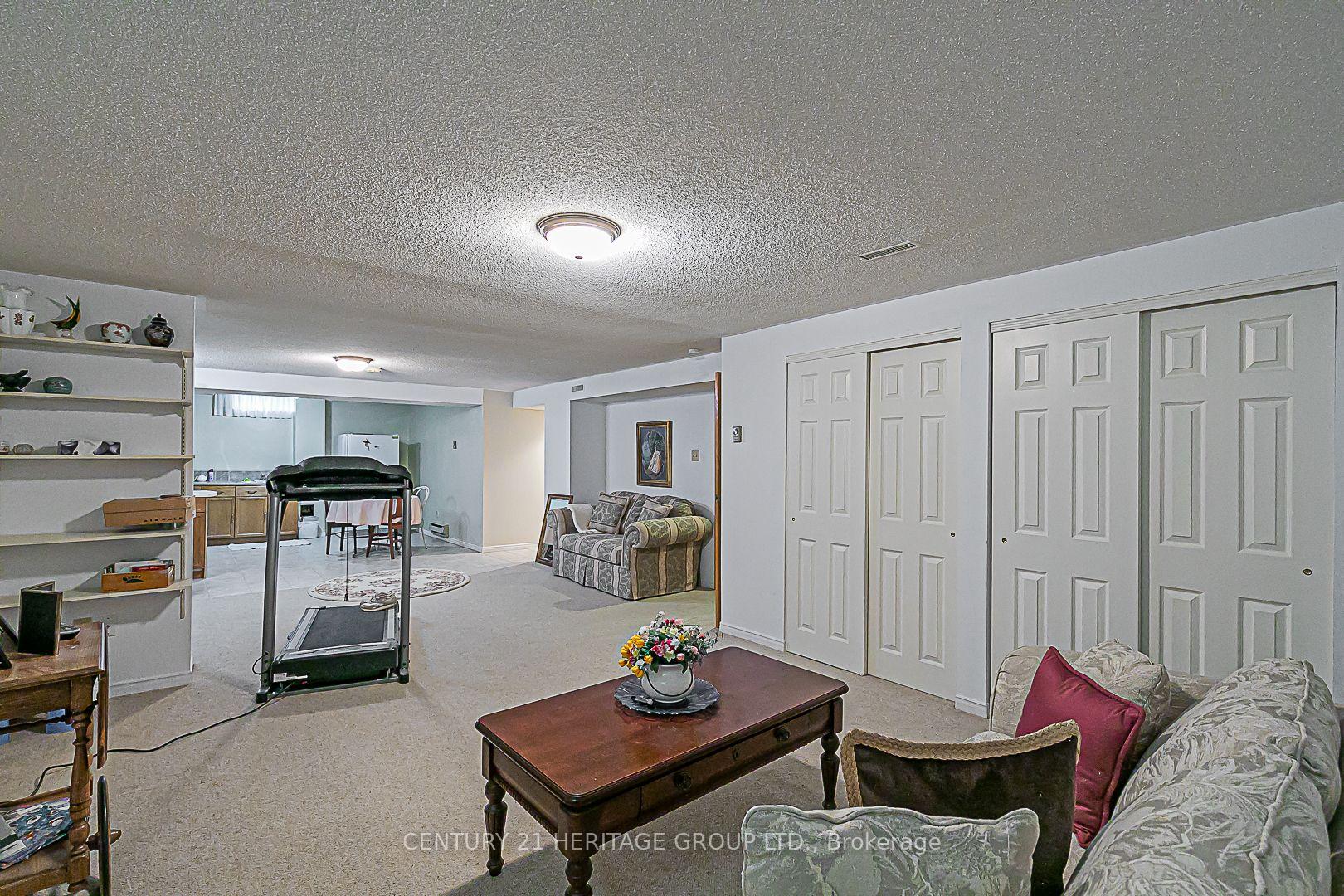Photo 20 of 28 Spence Drive, Aurora, Aurora Highlands — HOMEH