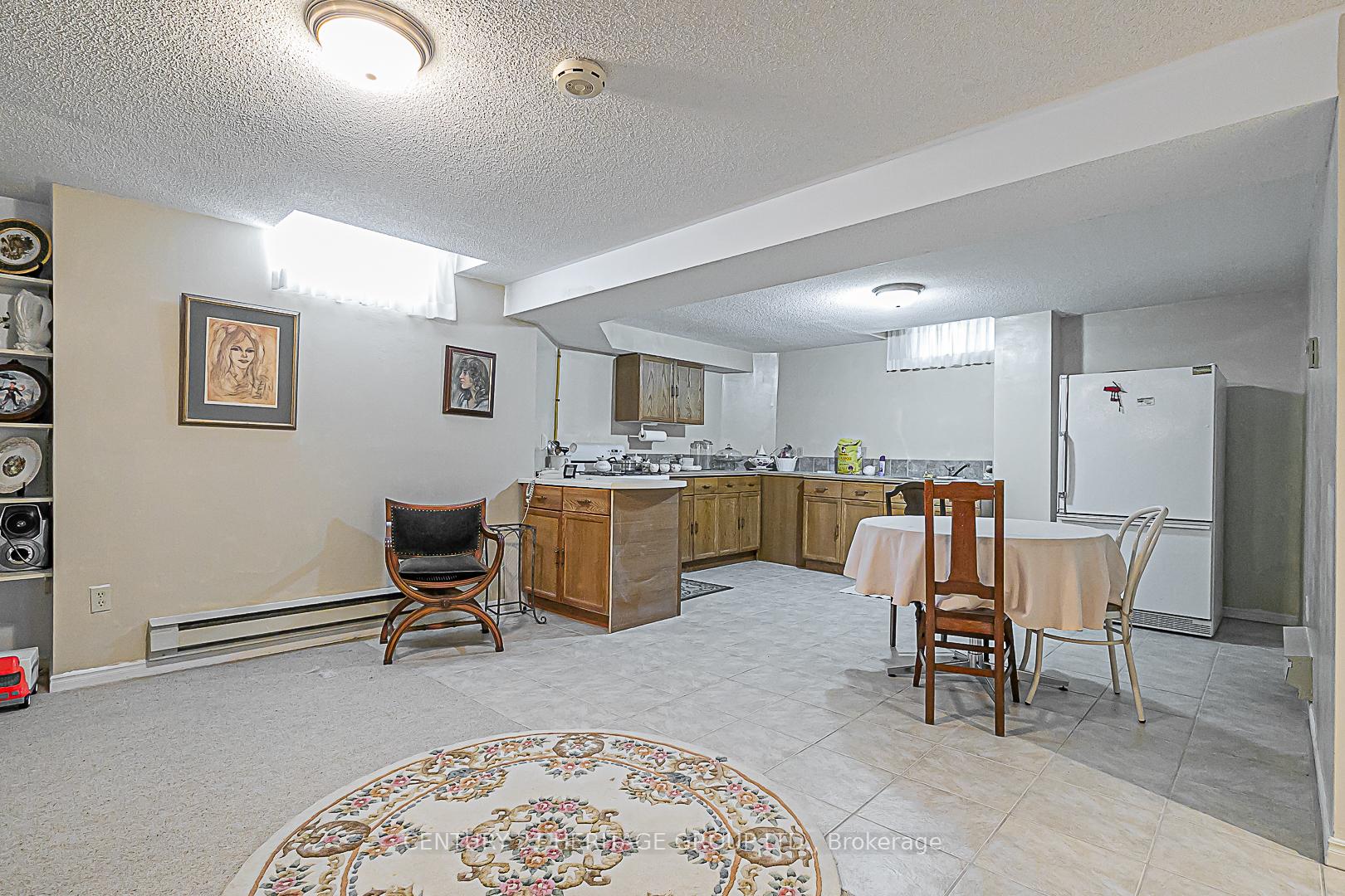 Photo 17 of 28 Spence Drive, Aurora, Aurora Highlands — HOMEH