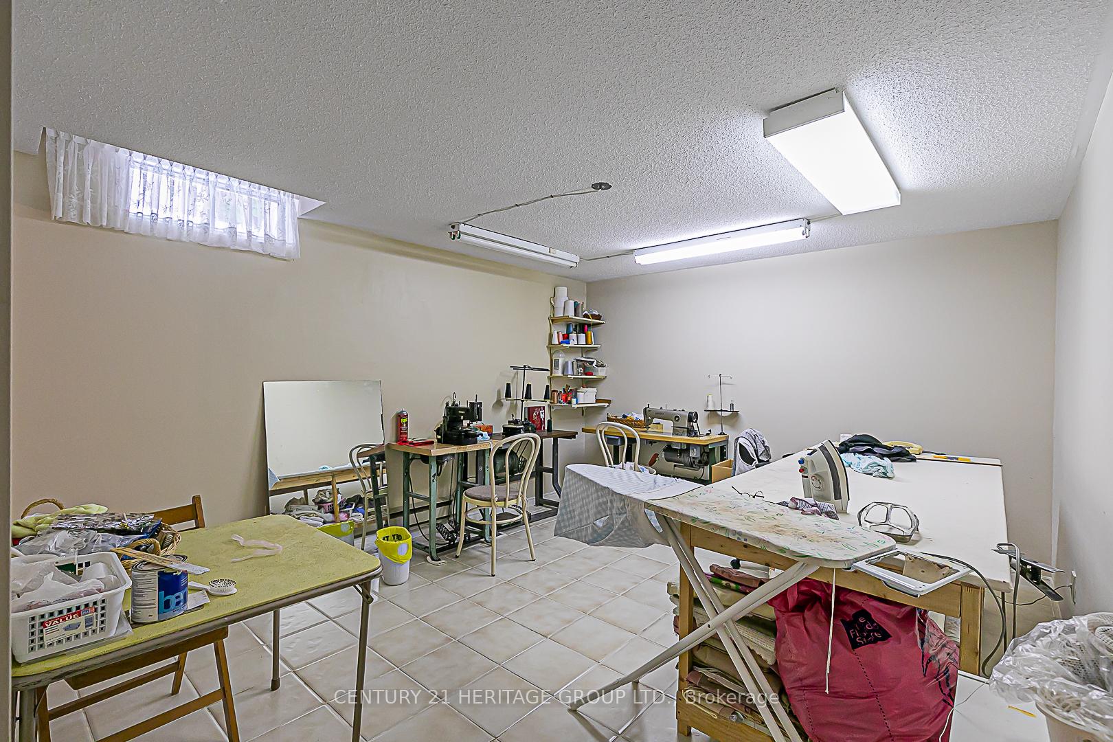 Photo 27 of 28 Spence Drive, Aurora, Aurora Highlands — HOMEH