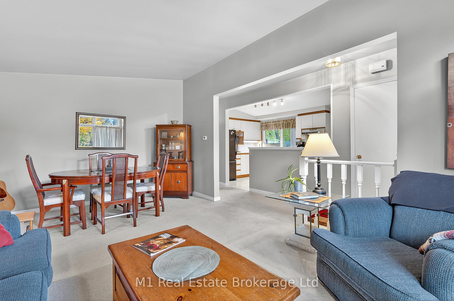 Photo 4 of 15 Woodycrest Drive, Guelph, Junction/Onward Willow — HOMEH