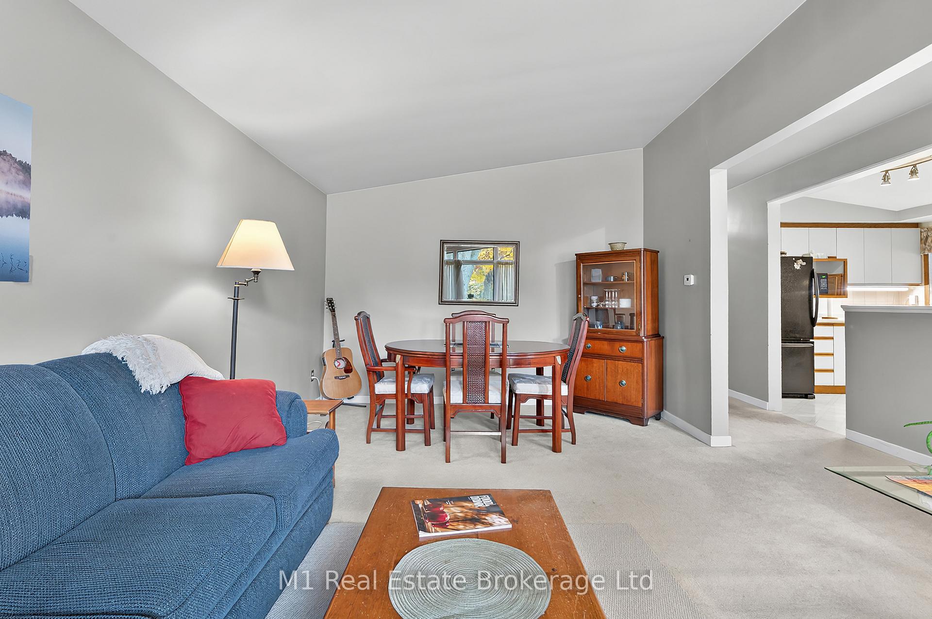 Photo 5 of 15 Woodycrest Drive, Guelph, Junction/Onward Willow — HOMEH