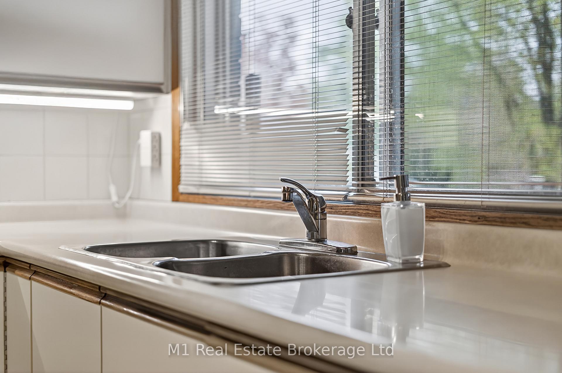 Photo 9 of 15 Woodycrest Drive, Guelph, Junction/Onward Willow — HOMEH