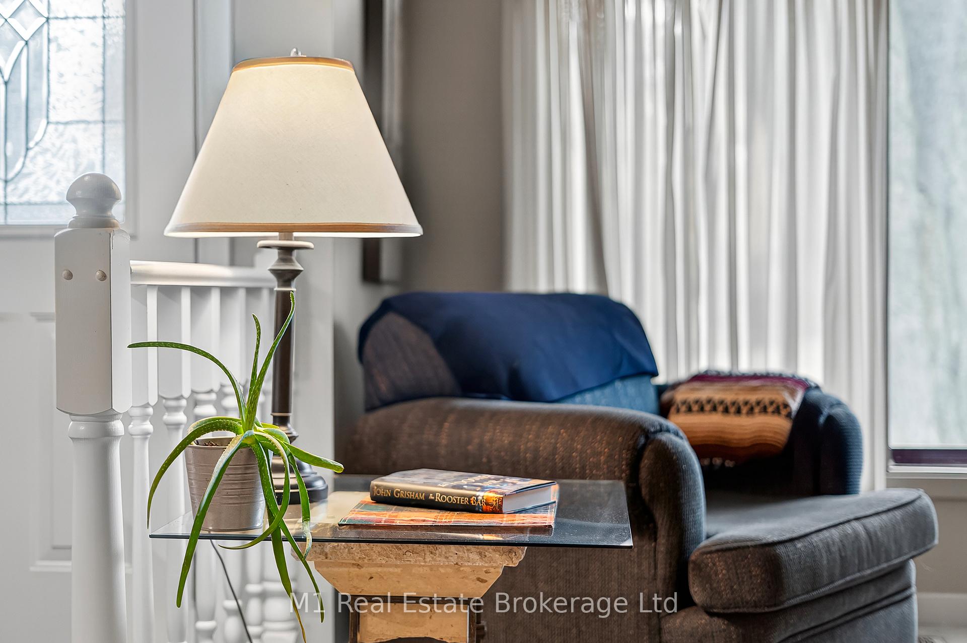 Photo 10 of 15 Woodycrest Drive, Guelph, Junction/Onward Willow — HOMEH