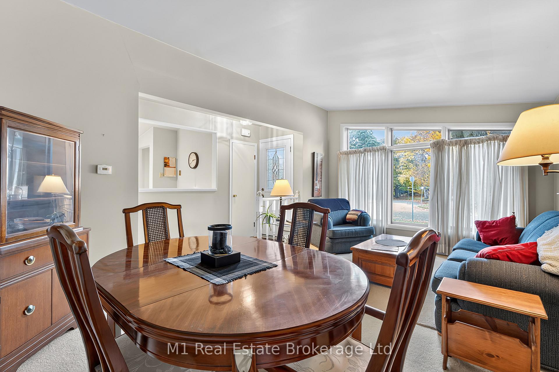 Photo 12 of 15 Woodycrest Drive, Guelph, Junction/Onward Willow — HOMEH