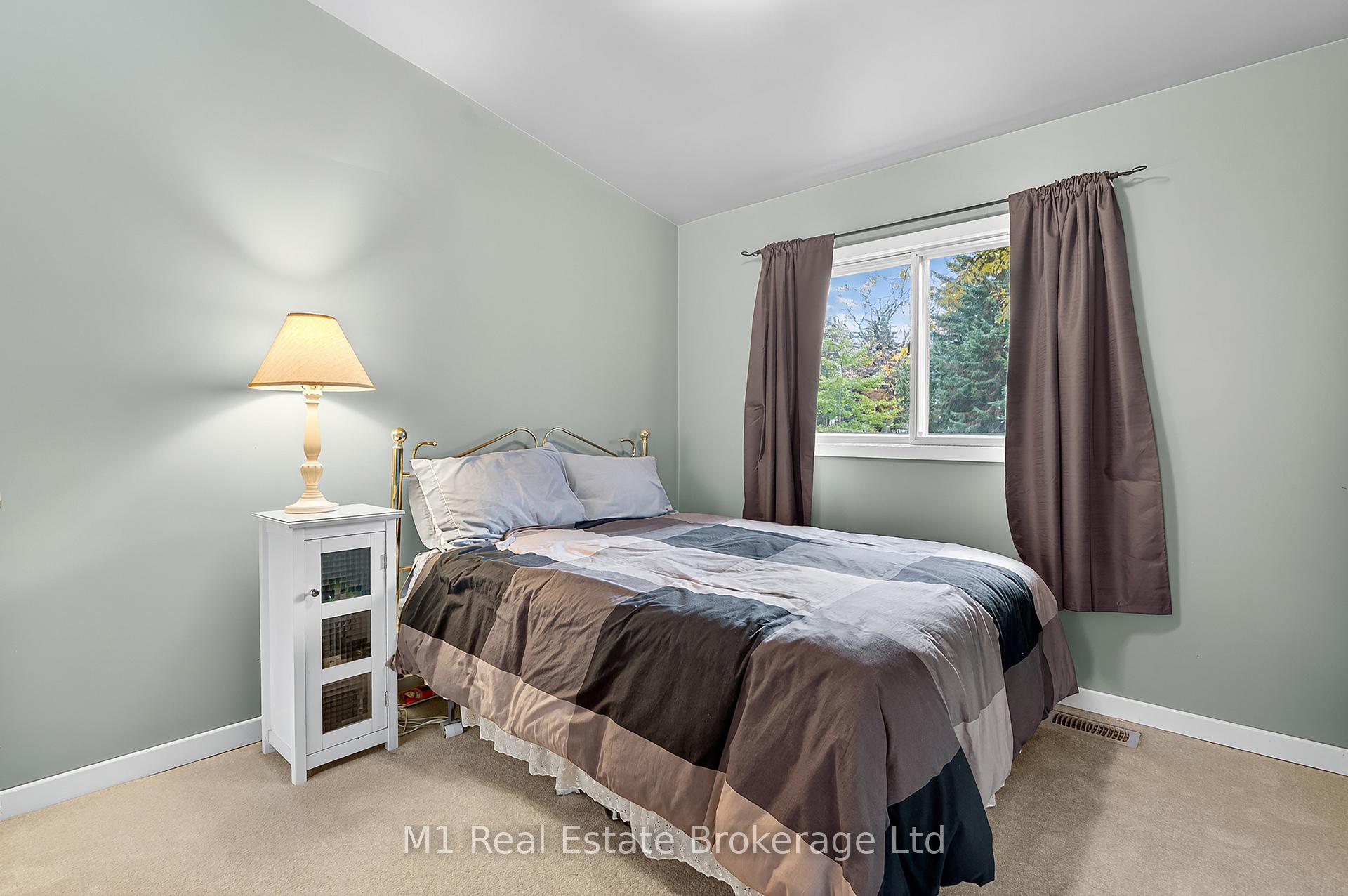 Photo 17 of 15 Woodycrest Drive, Guelph, Junction/Onward Willow — HOMEH