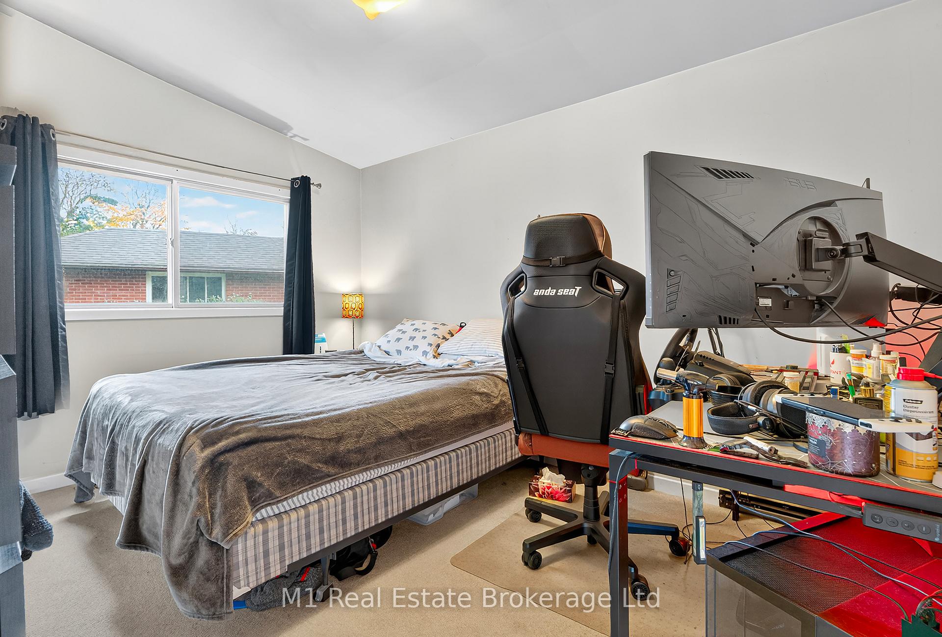 Photo 21 of 15 Woodycrest Drive, Guelph, Junction/Onward Willow — HOMEH
