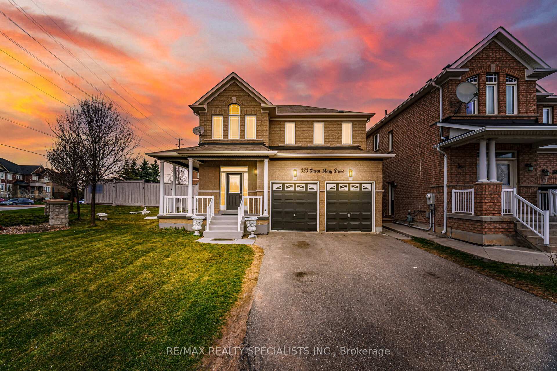 Front of 383 Queen Mary Drive