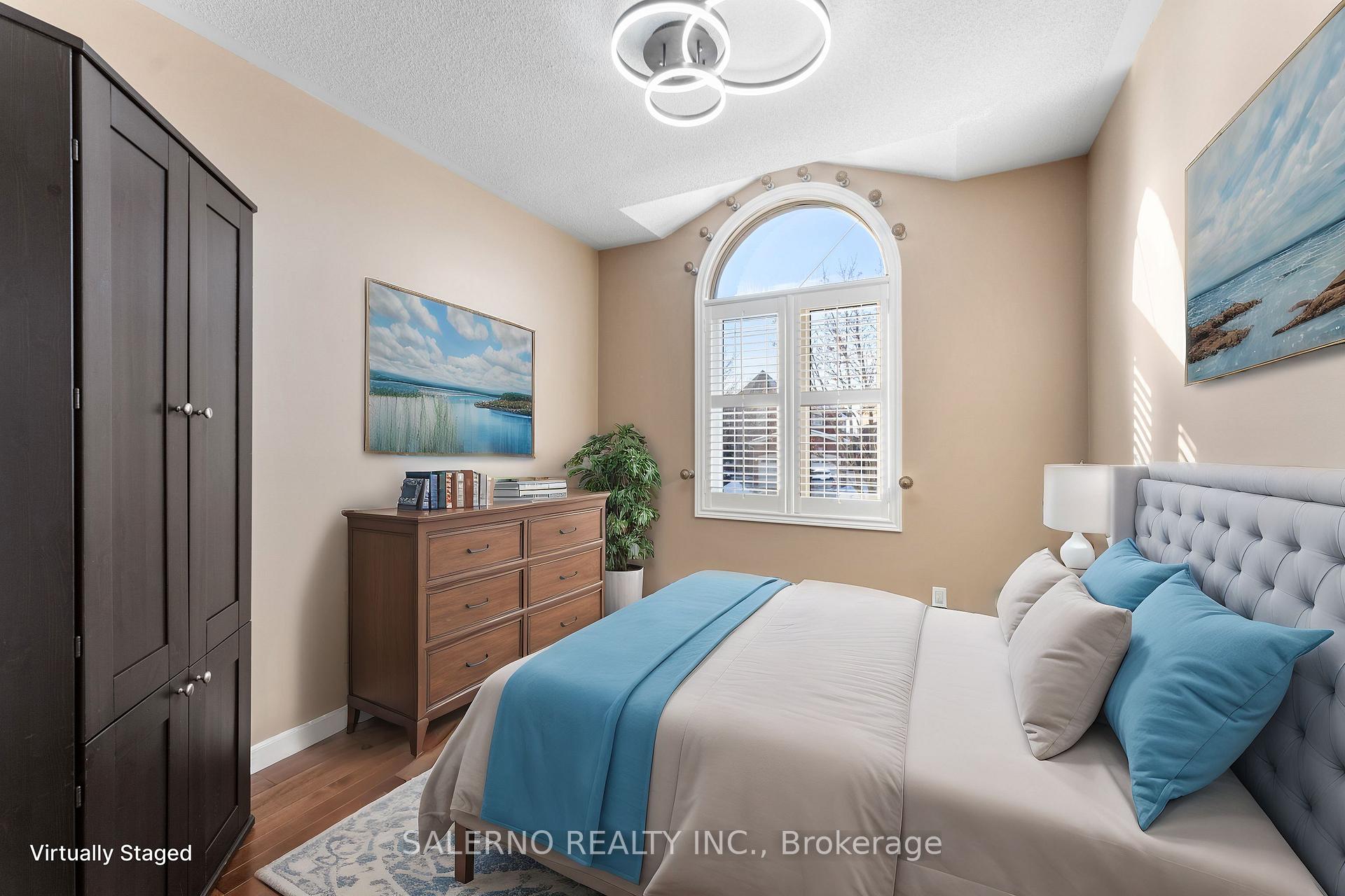 Photo 15 of 521 Cunningham Drive, Vaughan, Maple — HOMEH