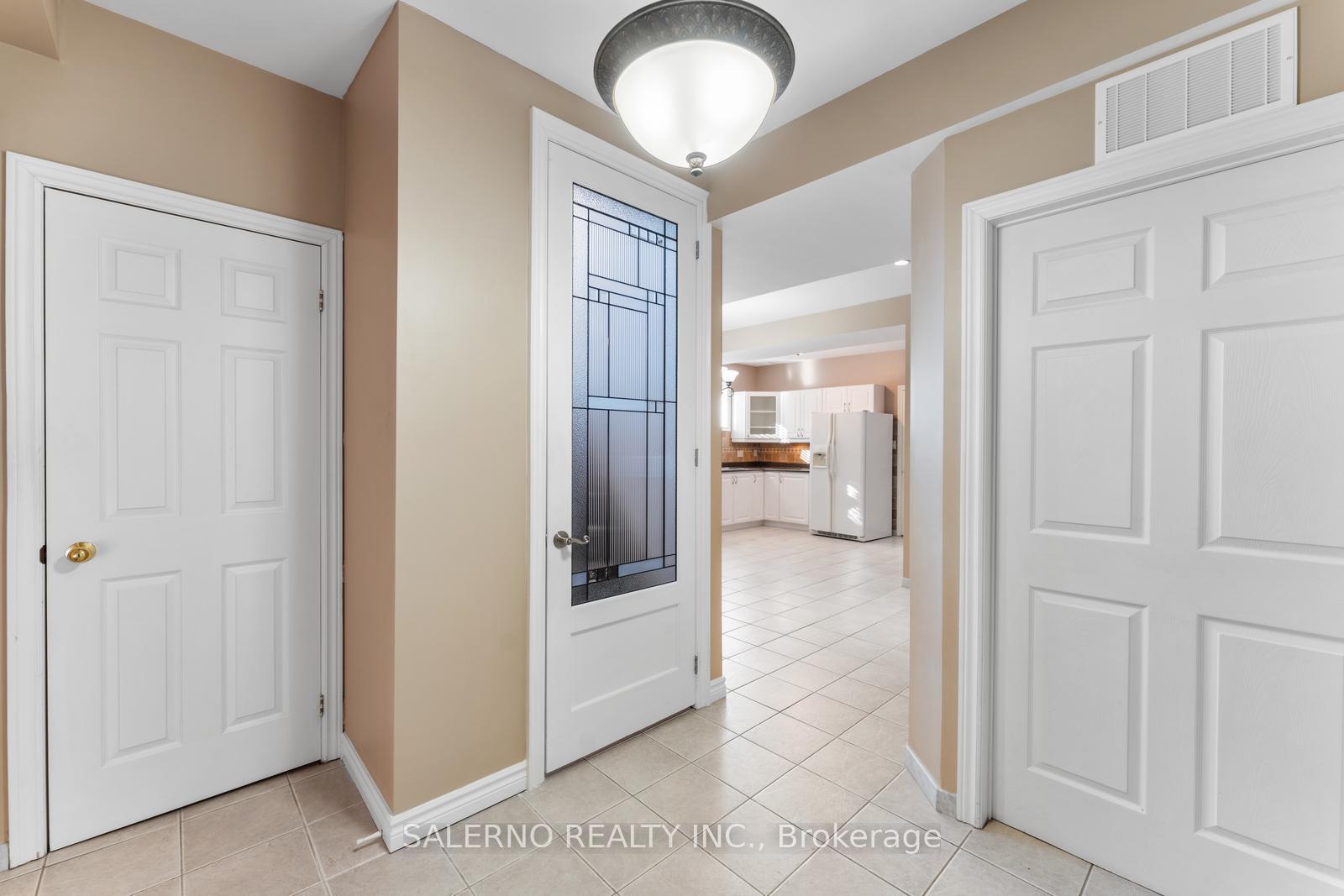 Photo 19 of 521 Cunningham Drive, Vaughan, Maple — HOMEH