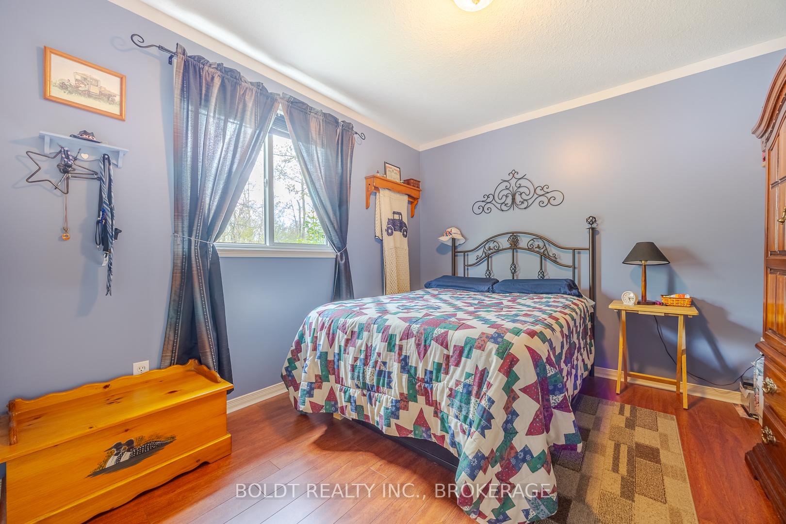 Photo 10 of 33 Foxtail Avenue S, Welland, West Welland — HOMEH