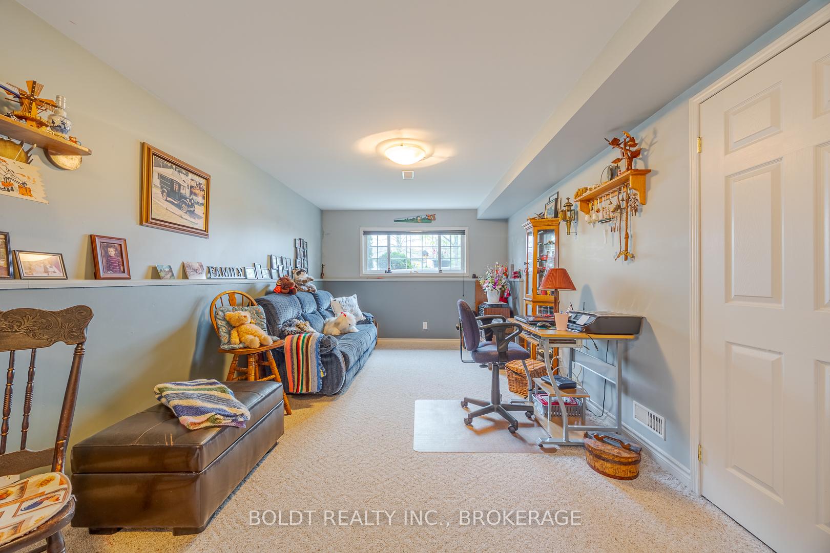 Photo 16 of 33 Foxtail Avenue S, Welland, West Welland — HOMEH