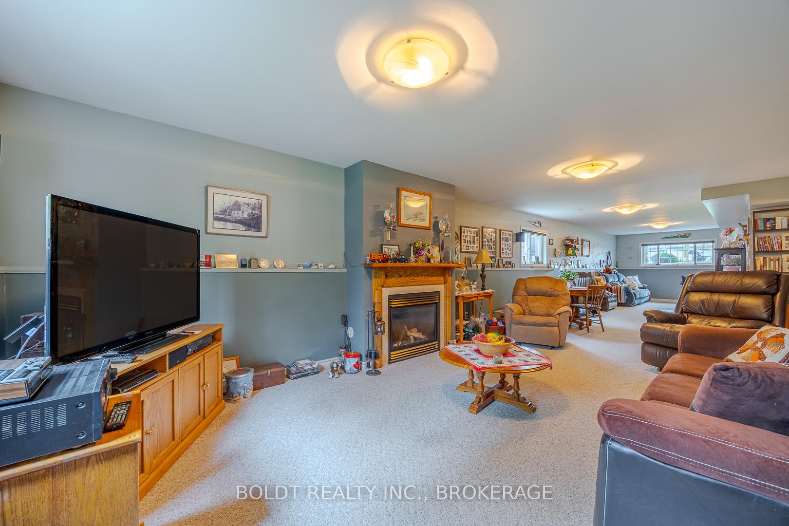 Photo 19 of 33 Foxtail Avenue S, Welland, West Welland — HOMEH