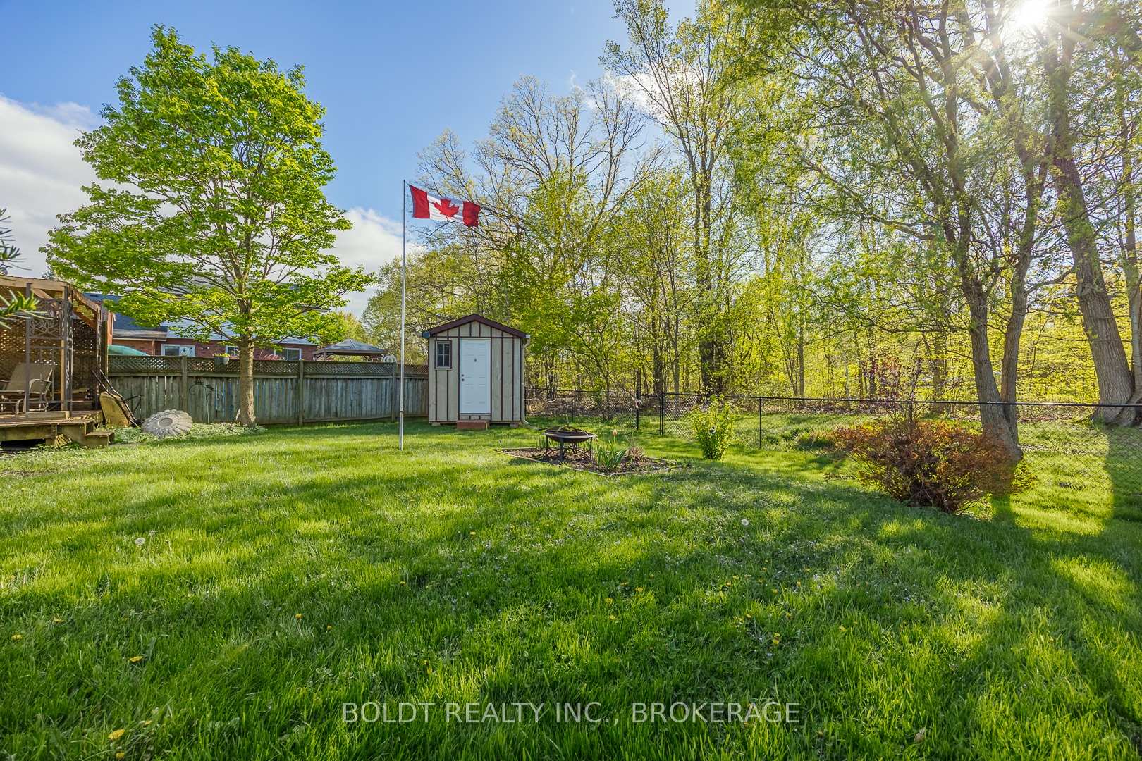 Photo 25 of 33 Foxtail Avenue S, Welland, West Welland — HOMEH