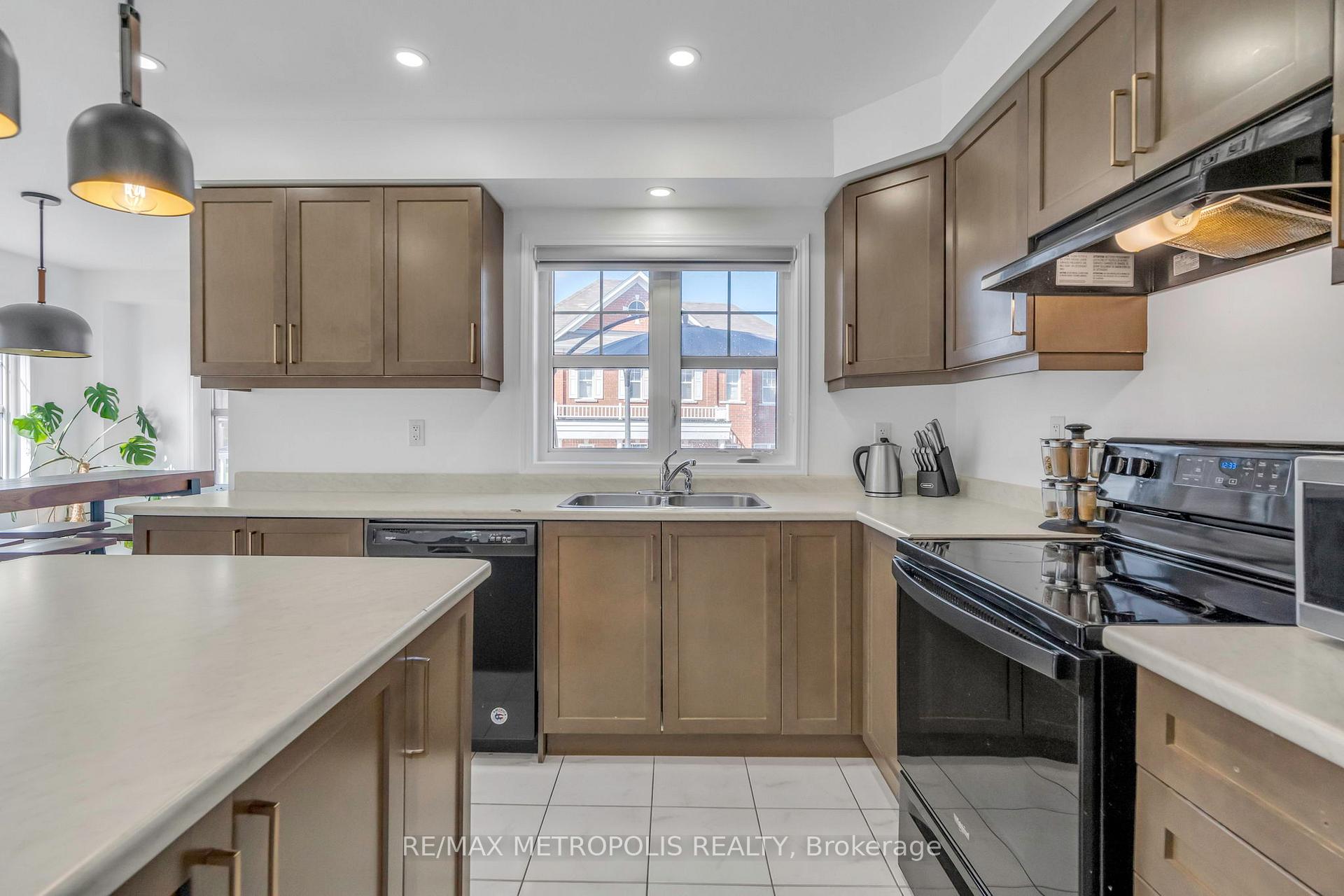 Photo 11 of 2700 Burkholder Drive, Pickering, Rural Pickering — HOMEH