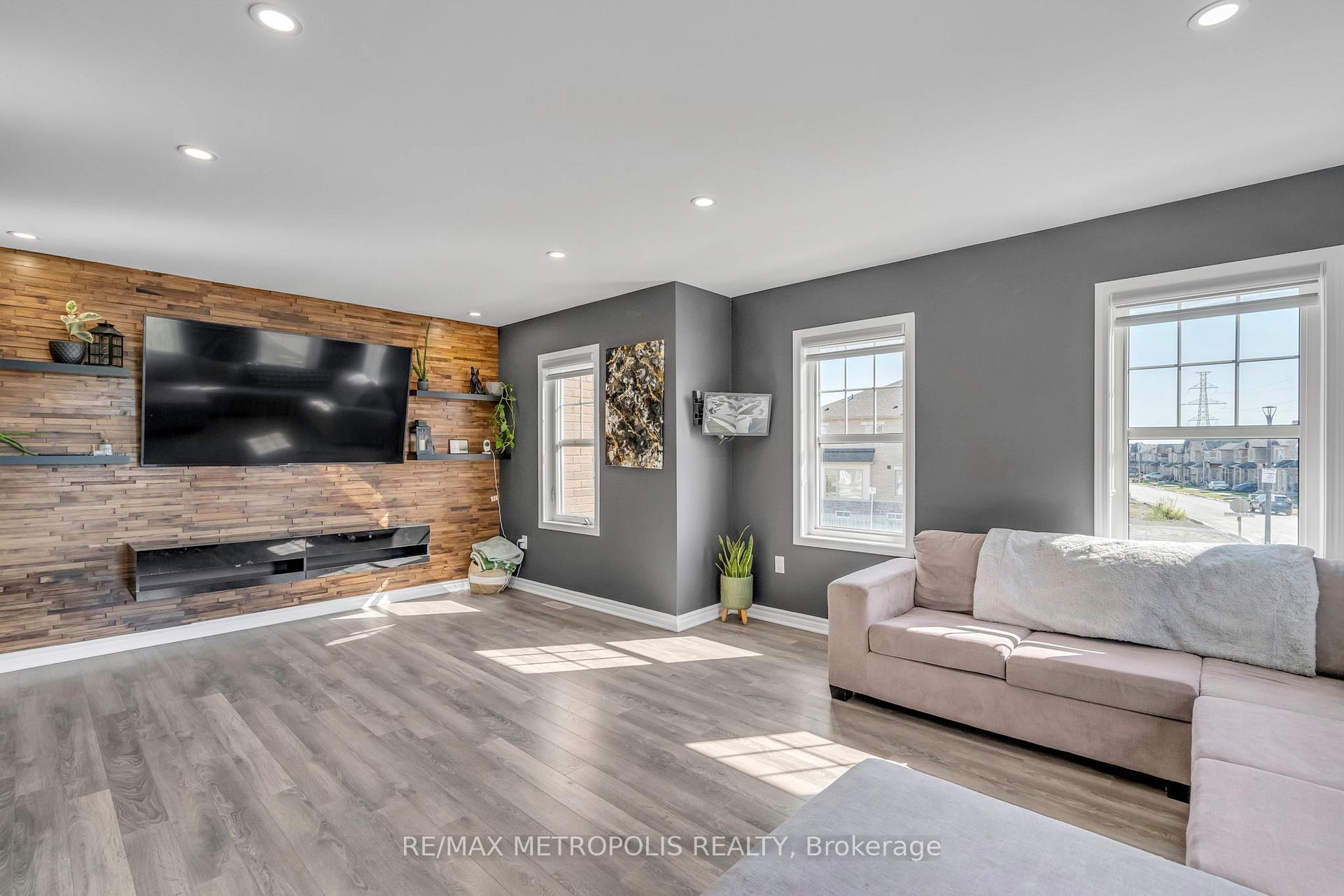Photo 24 of 2700 Burkholder Drive, Pickering, Rural Pickering — HOMEH