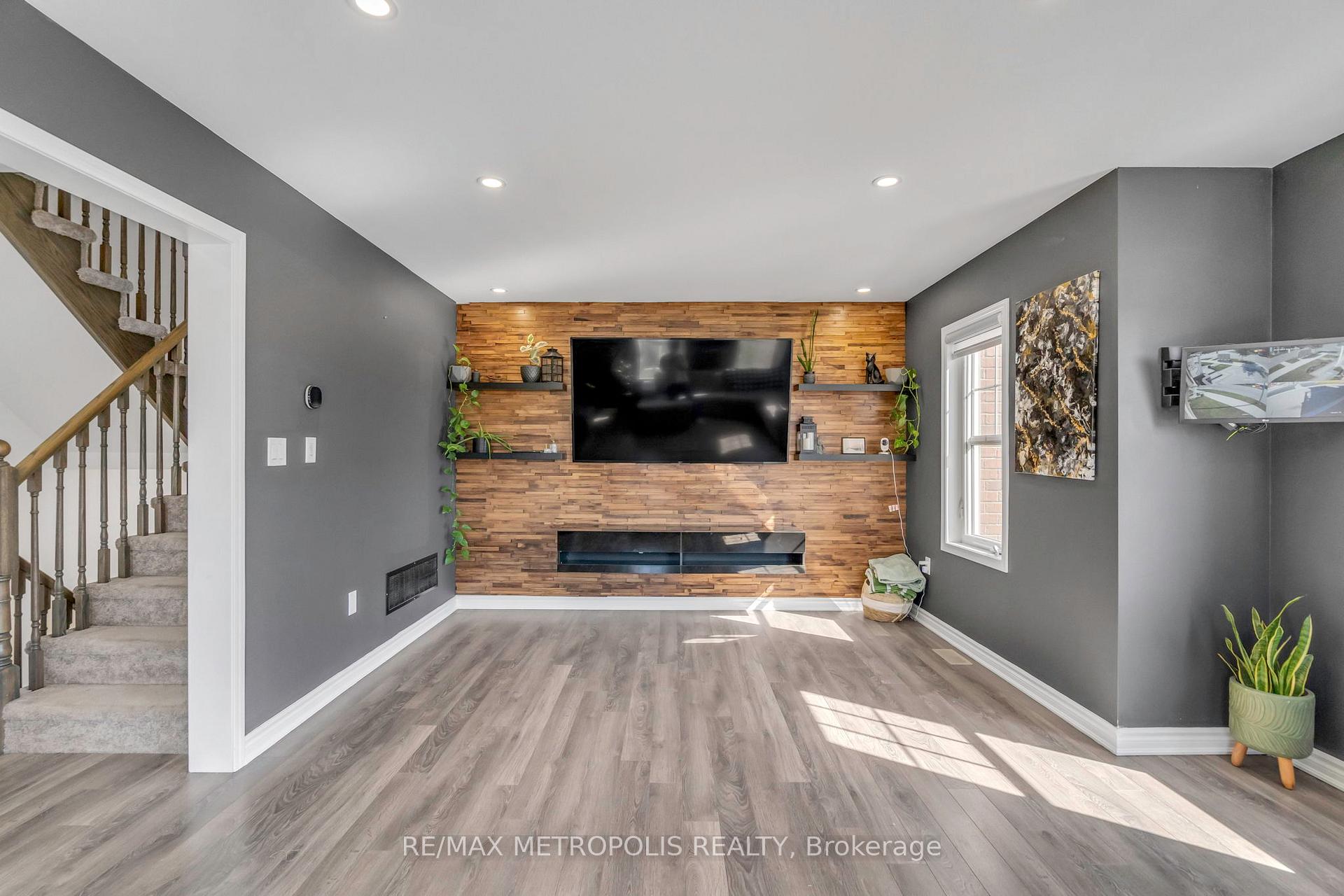 Photo 21 of 2700 Burkholder Drive, Pickering, Rural Pickering — HOMEH