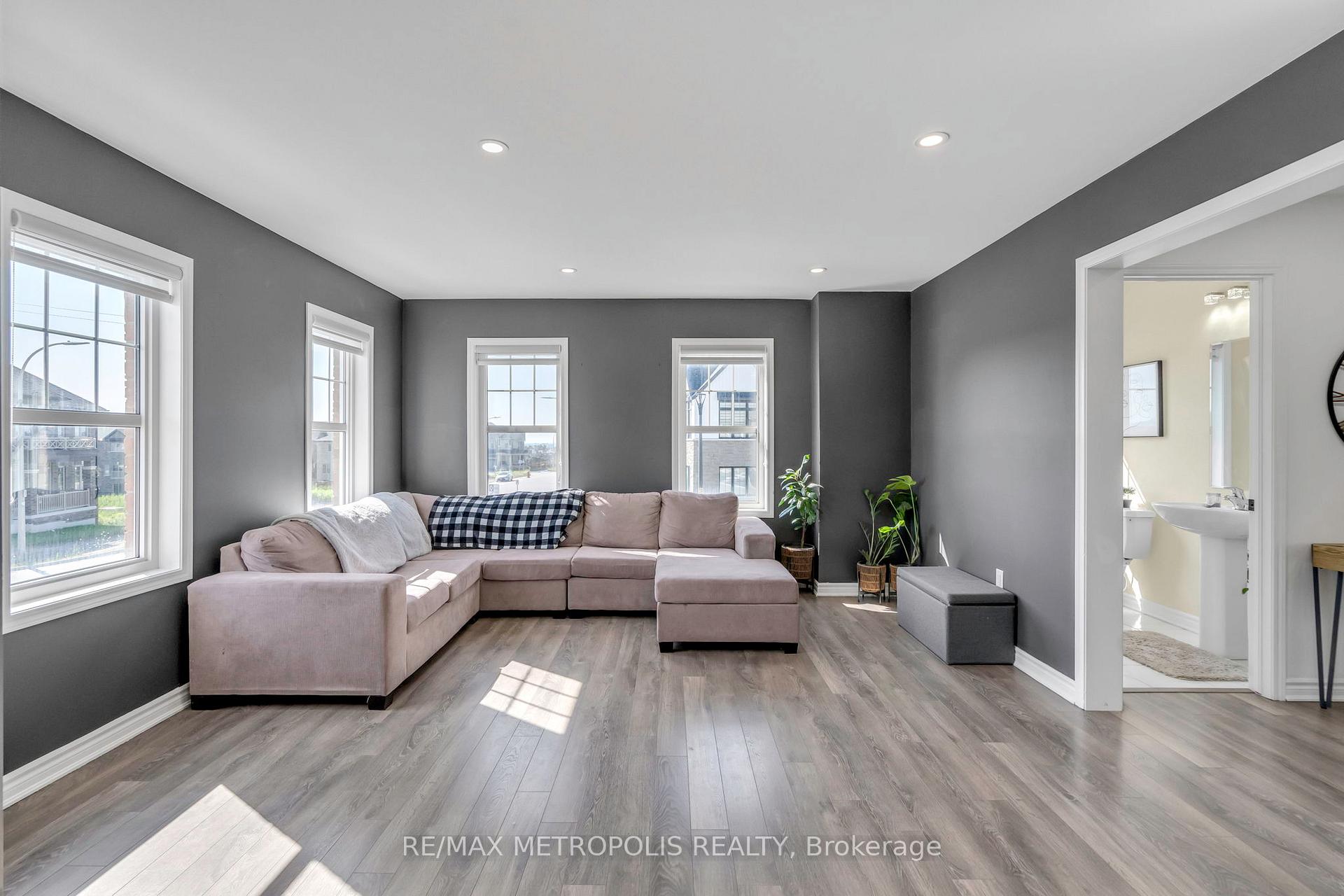 Photo 15 of 2700 Burkholder Drive, Pickering, Rural Pickering — HOMEH