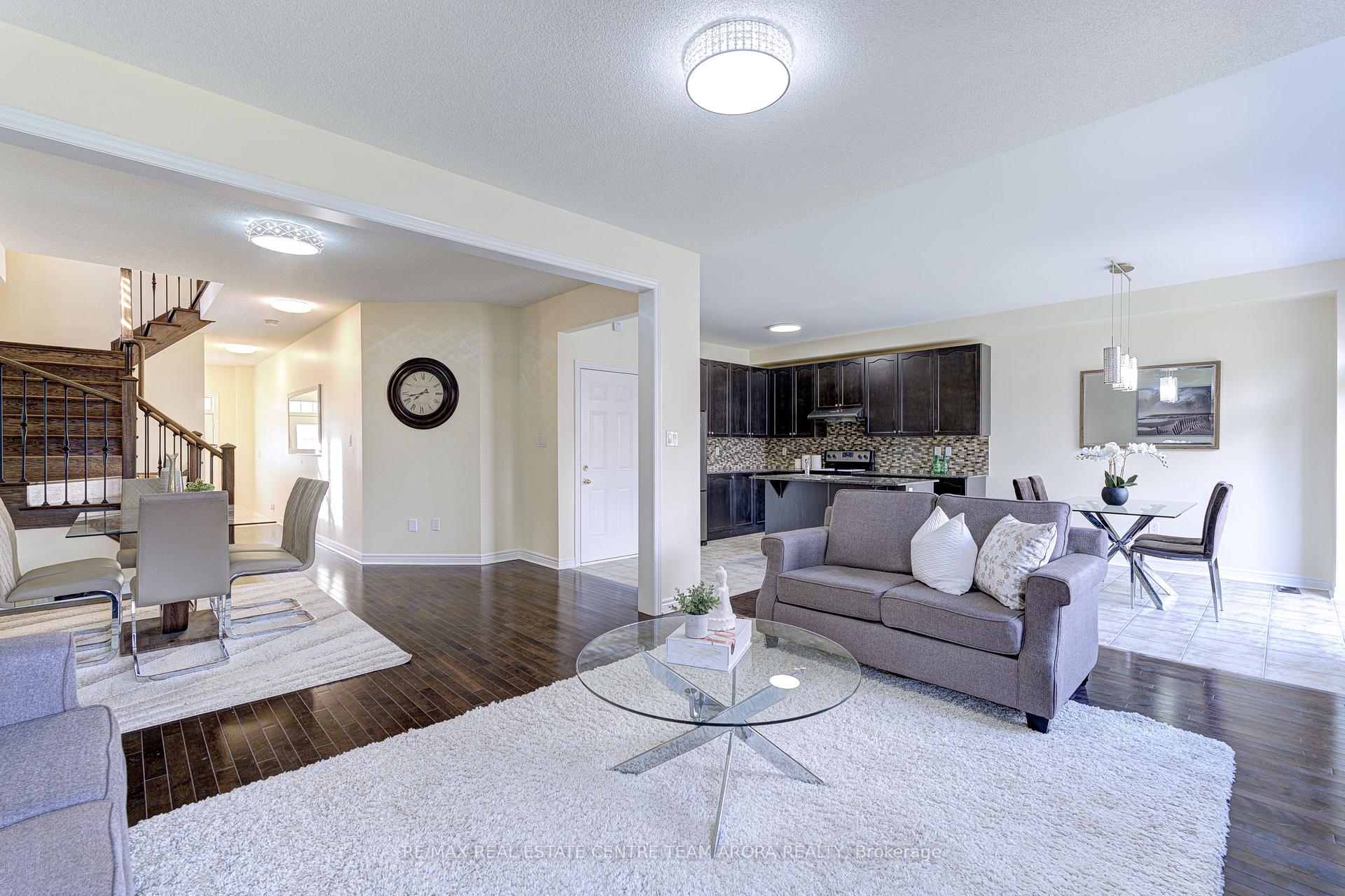 Photo 11 of 23 George Robinson Drive, Brampton, Credit Valley — HOMEH