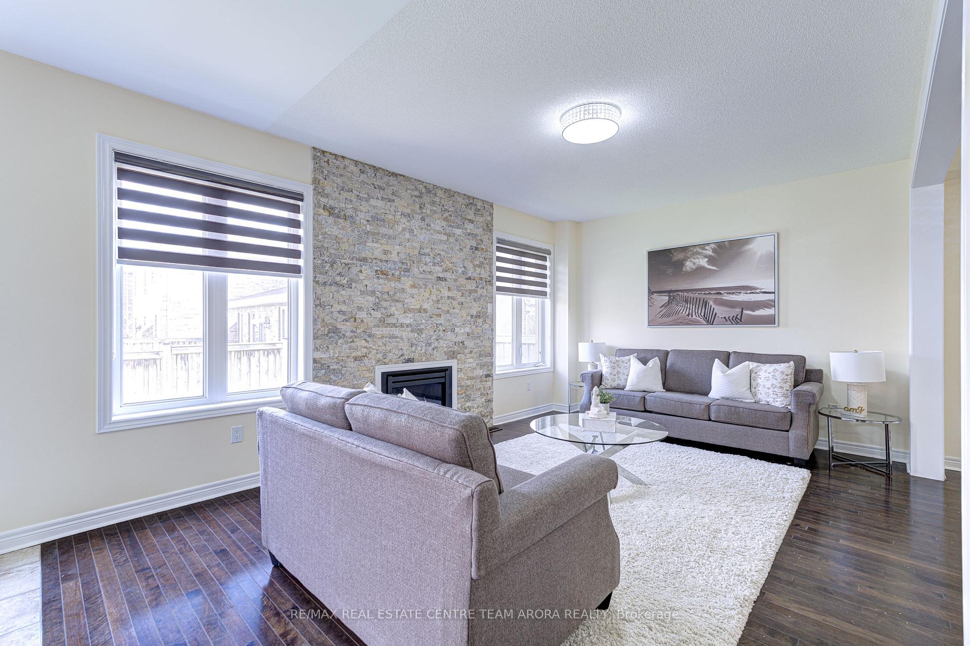 Photo 12 of 23 George Robinson Drive, Brampton, Credit Valley — HOMEH