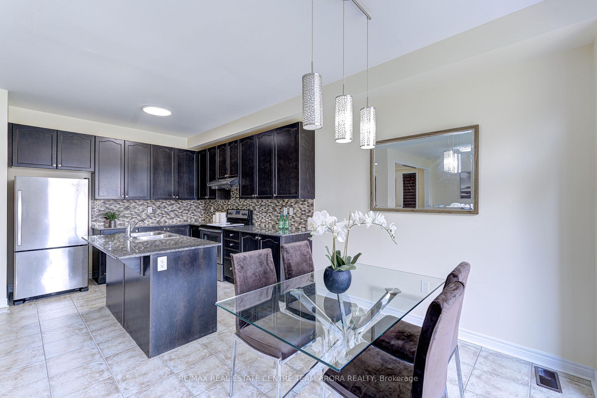 Photo 14 of 23 George Robinson Drive, Brampton, Credit Valley — HOMEH