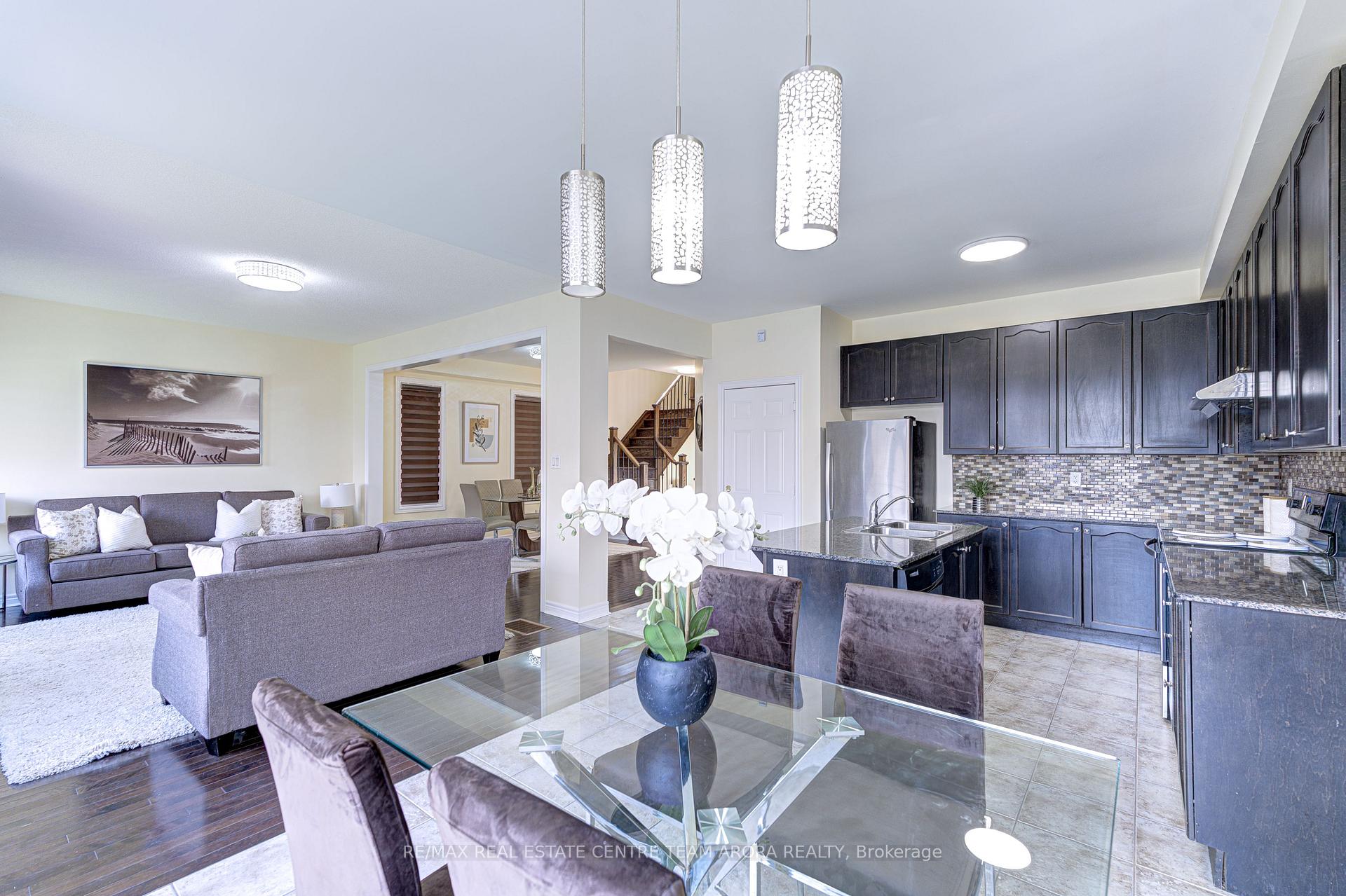 Photo 17 of 23 George Robinson Drive, Brampton, Credit Valley — HOMEH