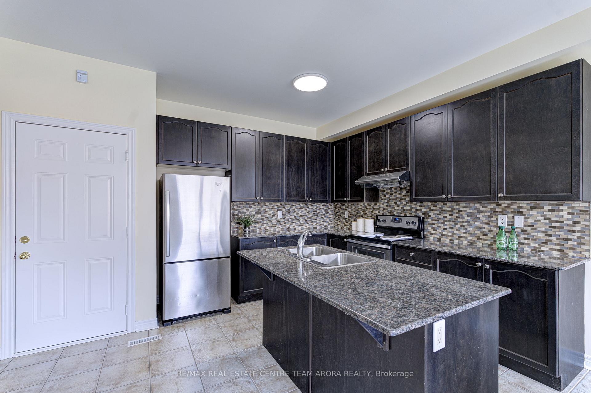 Photo 24 of 23 George Robinson Drive, Brampton, Credit Valley — HOMEH