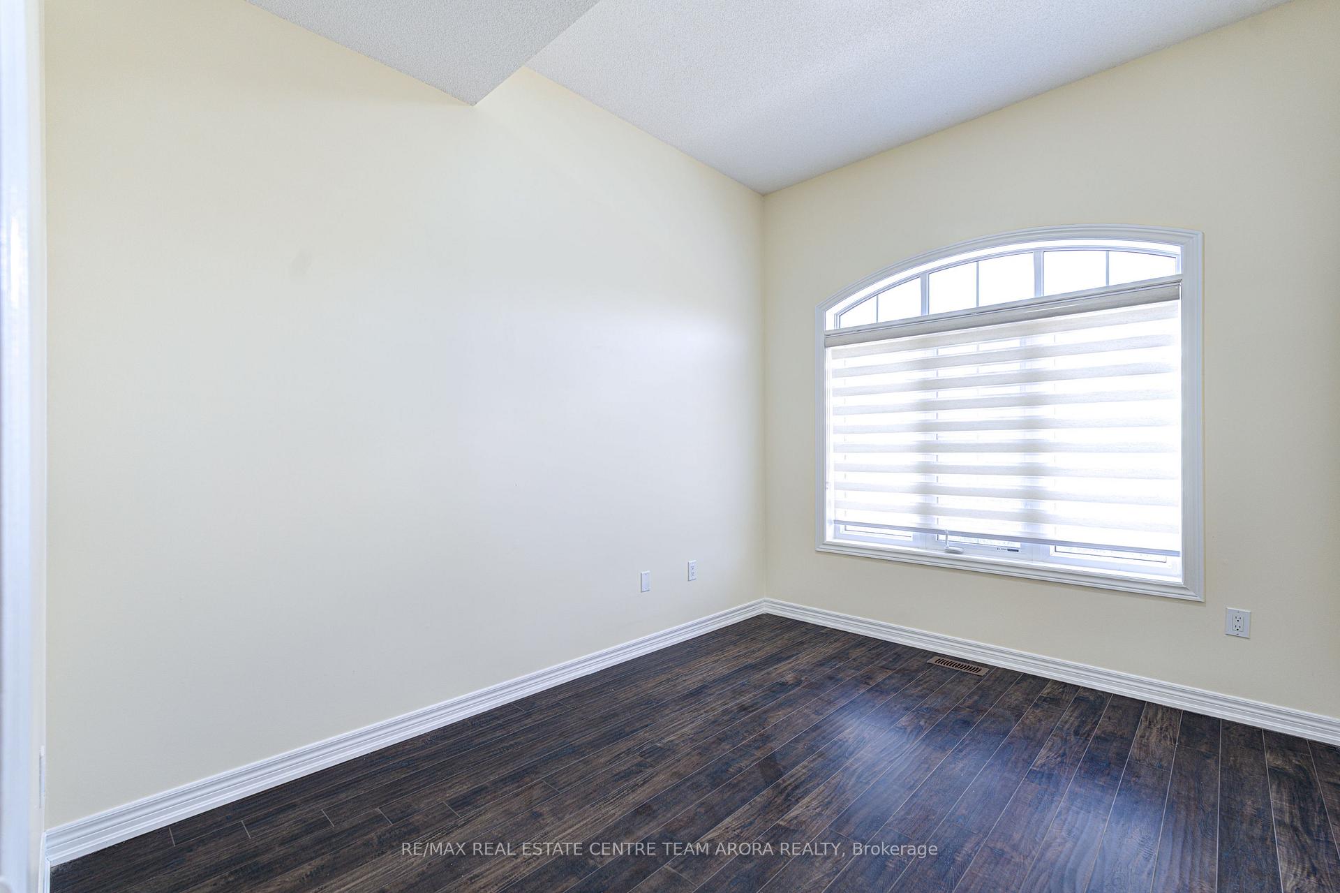 Photo 25 of 23 George Robinson Drive, Brampton, Credit Valley — HOMEH