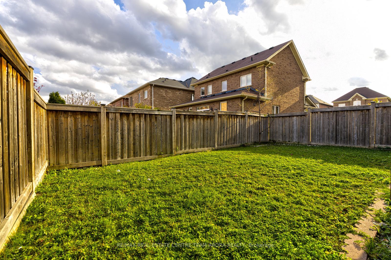 Photo 42 of 23 George Robinson Drive, Brampton, Credit Valley — HOMEH