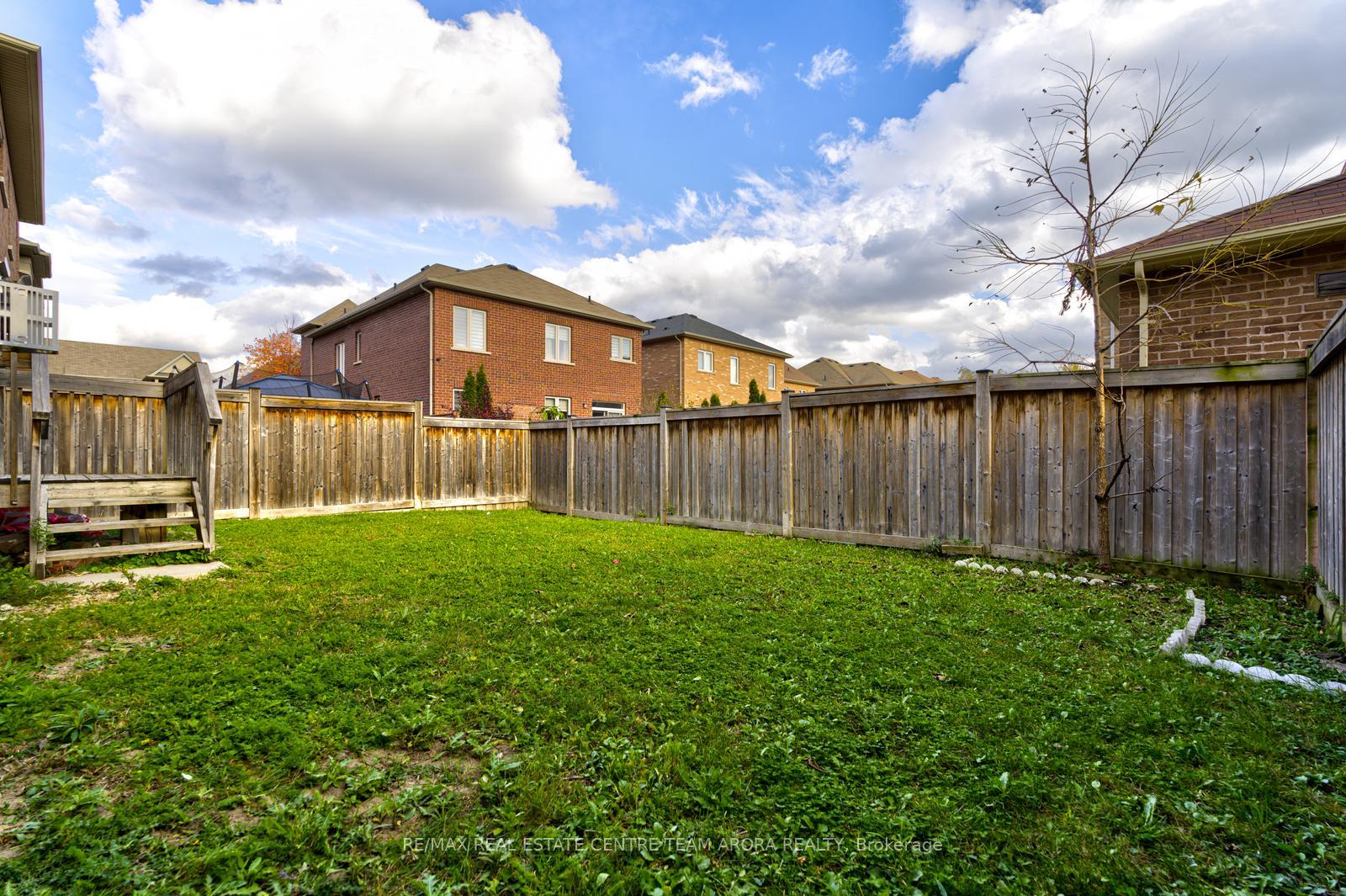 Photo 46 of 23 George Robinson Drive, Brampton, Credit Valley — HOMEH