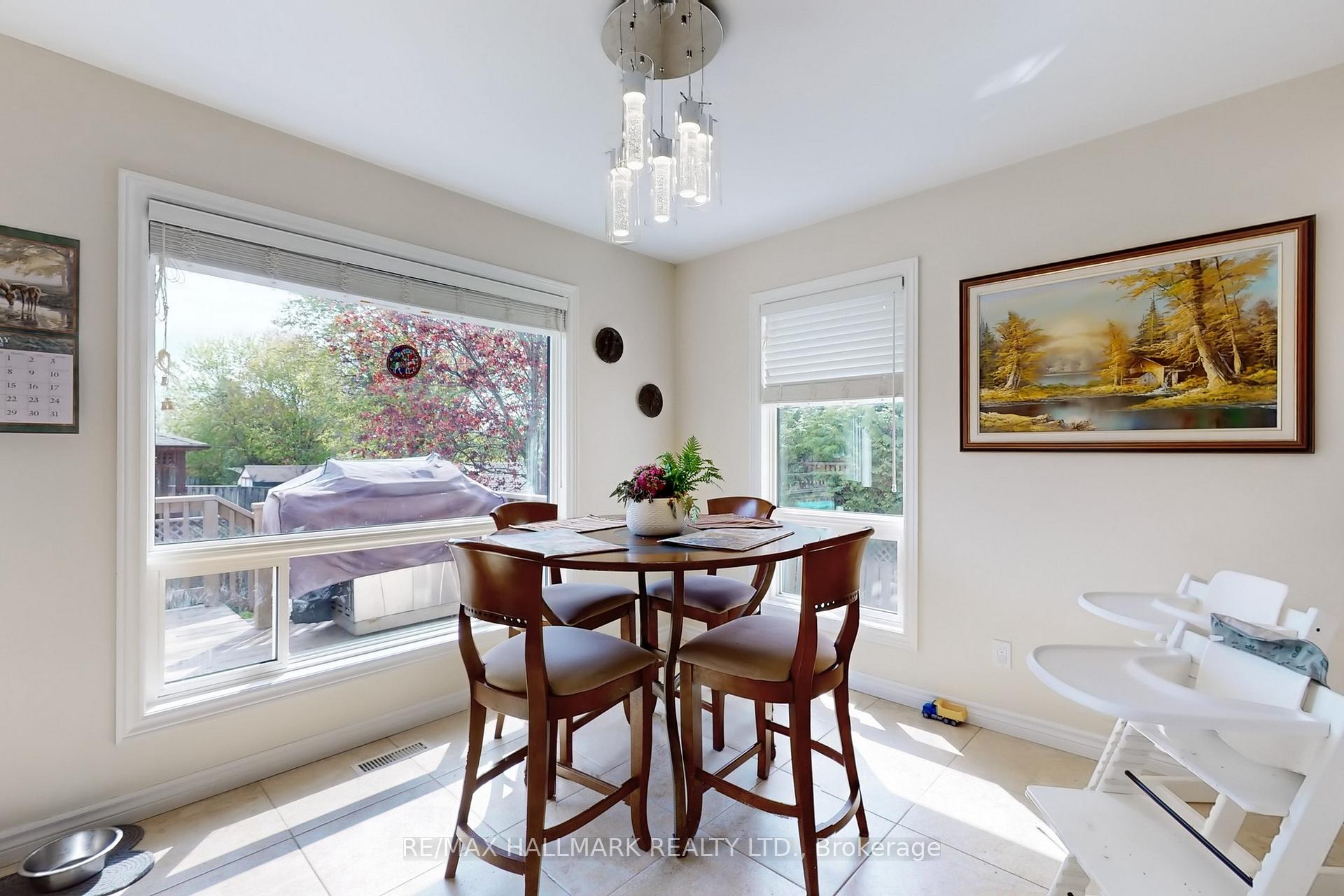 Photo 14 of 3 Cherry Blossom Crescent, Clarington, Courtice — HOMEH
