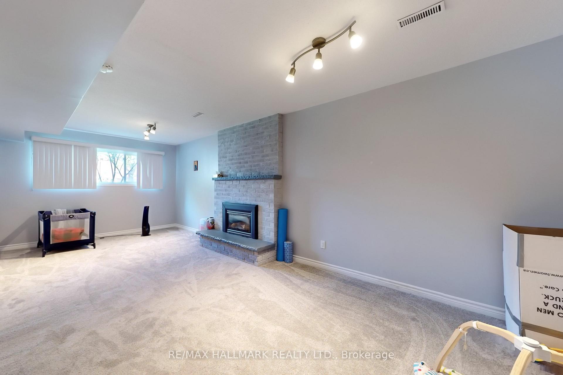 Photo 32 of 3 Cherry Blossom Crescent, Clarington, Courtice — HOMEH