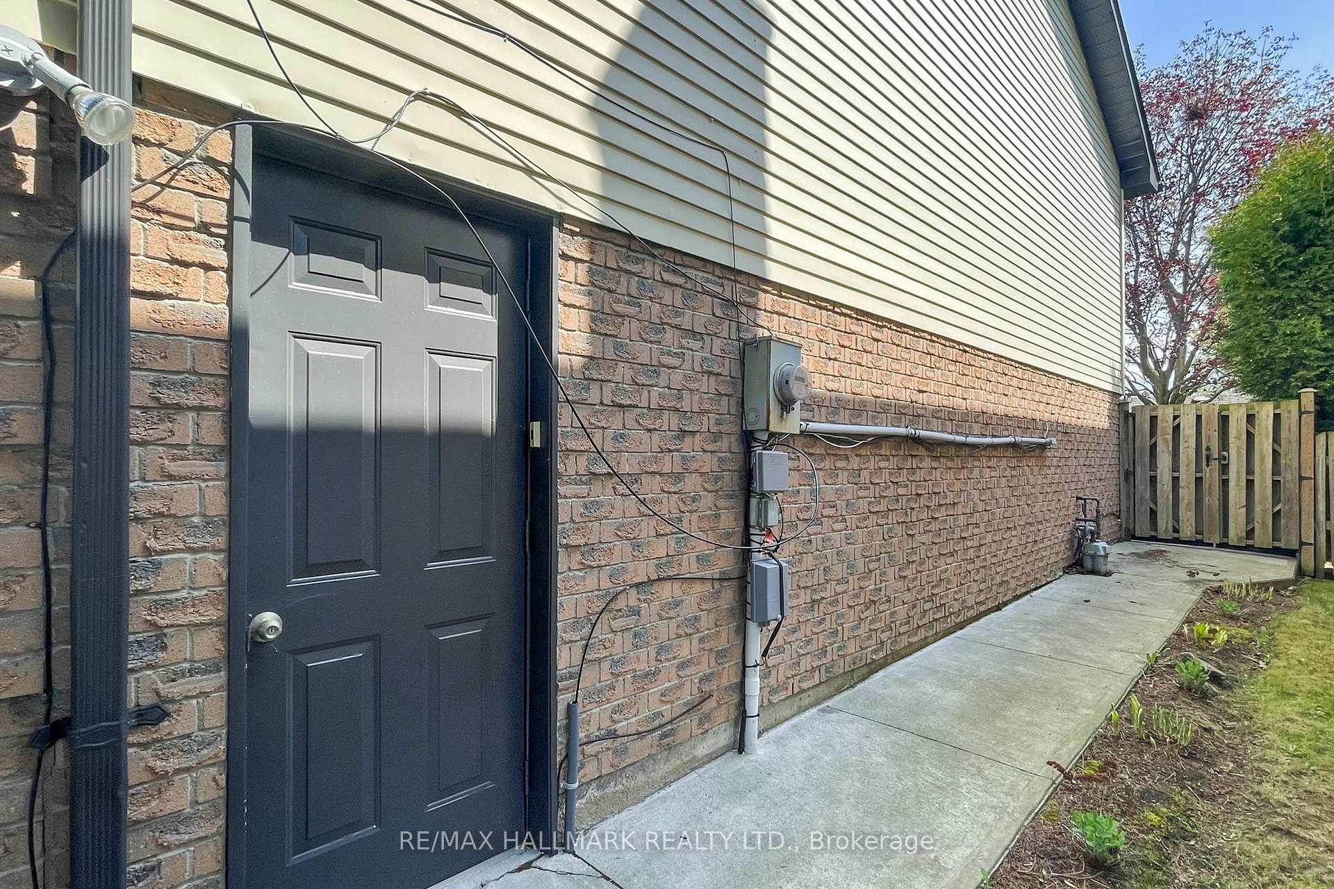 Photo 41 of 3 Cherry Blossom Crescent, Clarington, Courtice — HOMEH