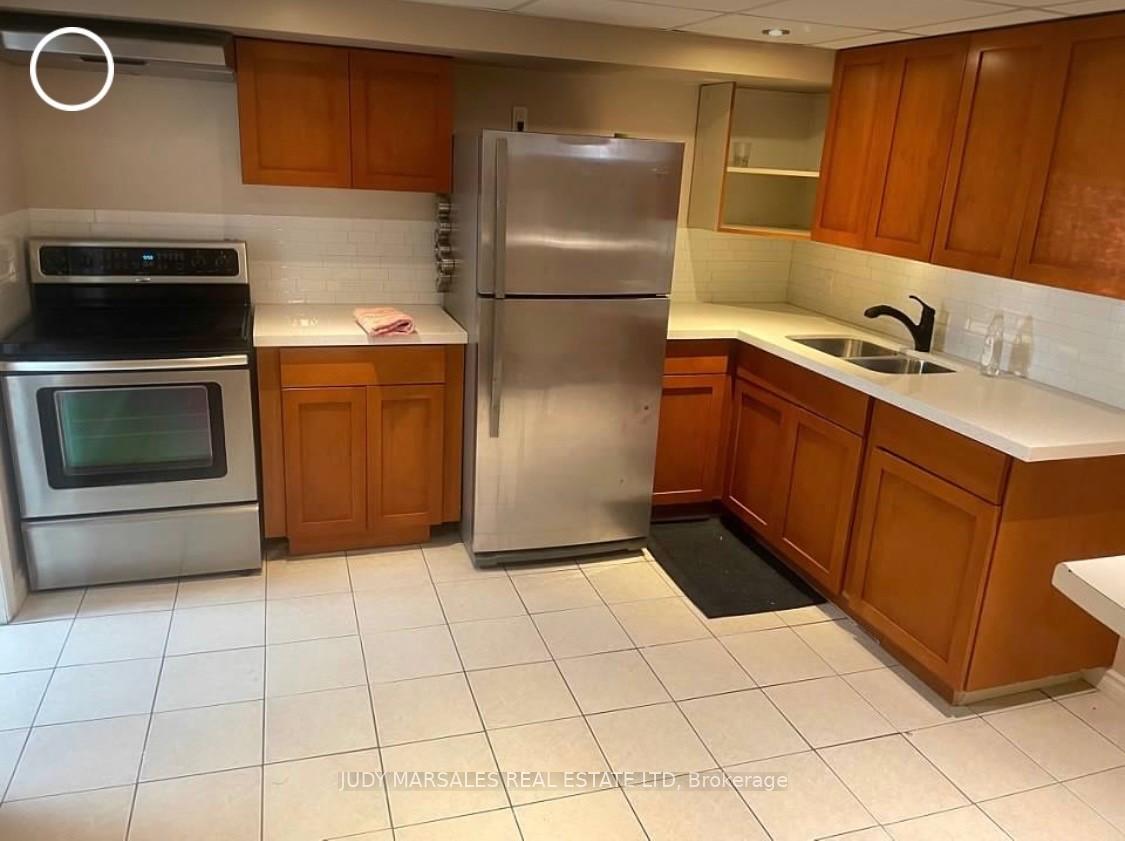 Photo 3 of 99 Brucedale Avenue E, Hamilton, Centremount — HOMEH