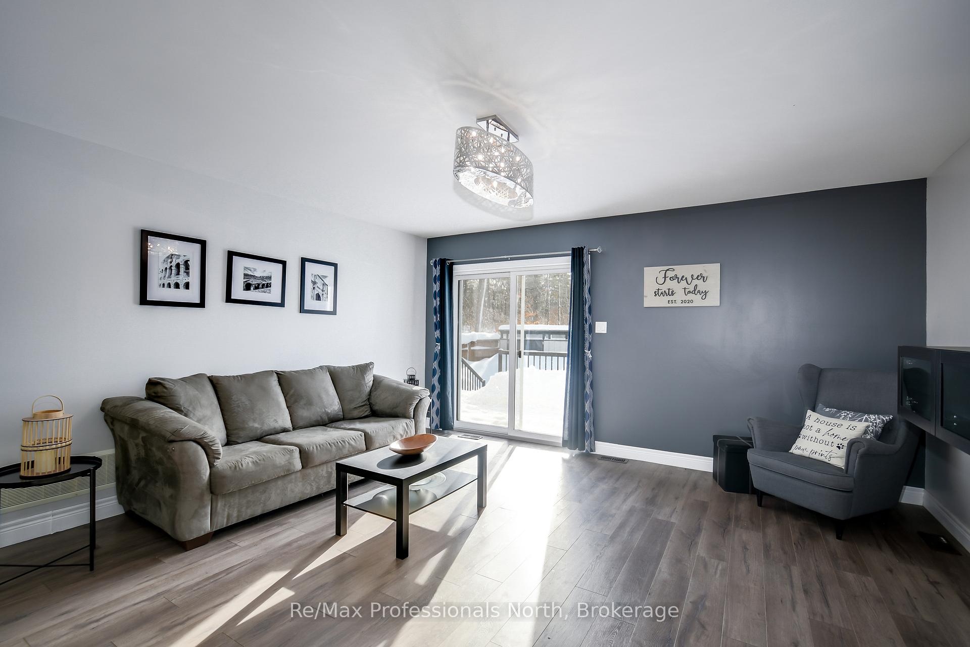 Photo 10 of 283 Pine Street, Gravenhurst, Muskoka (S) — HOMEH