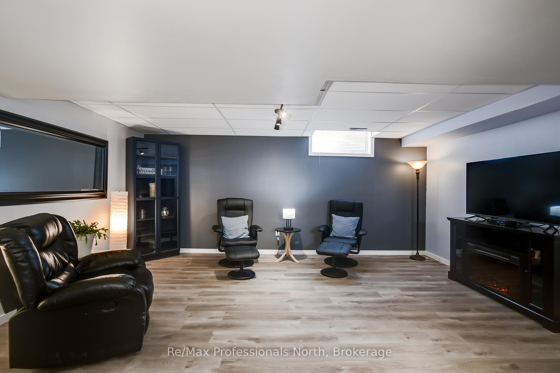Photo 22 of 283 Pine Street, Gravenhurst, Muskoka (S) — HOMEH