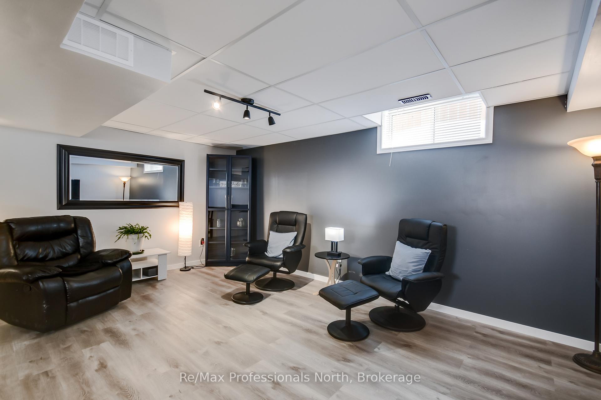 Photo 23 of 283 Pine Street, Gravenhurst, Muskoka (S) — HOMEH