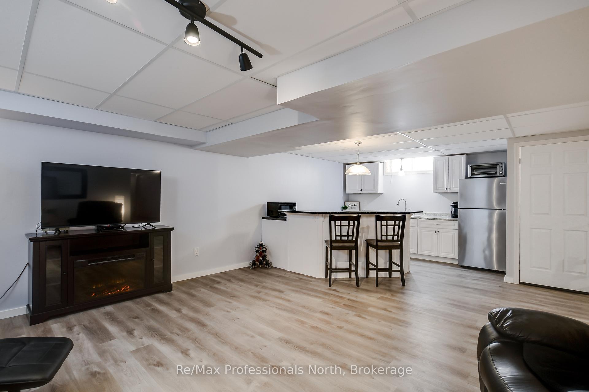 Photo 24 of 283 Pine Street, Gravenhurst, Muskoka (S) — HOMEH